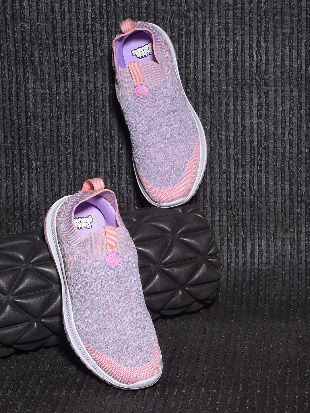Bubblegummers Girls Colourblocked Round Toe Slip-On Sneakers