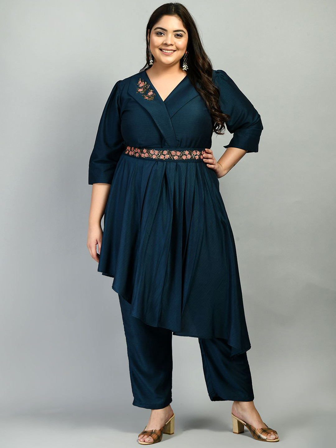 DesiNoor.com Plus Size Floral Embellished V-Neck Cotton Silk Tunic With Trousers & Belt