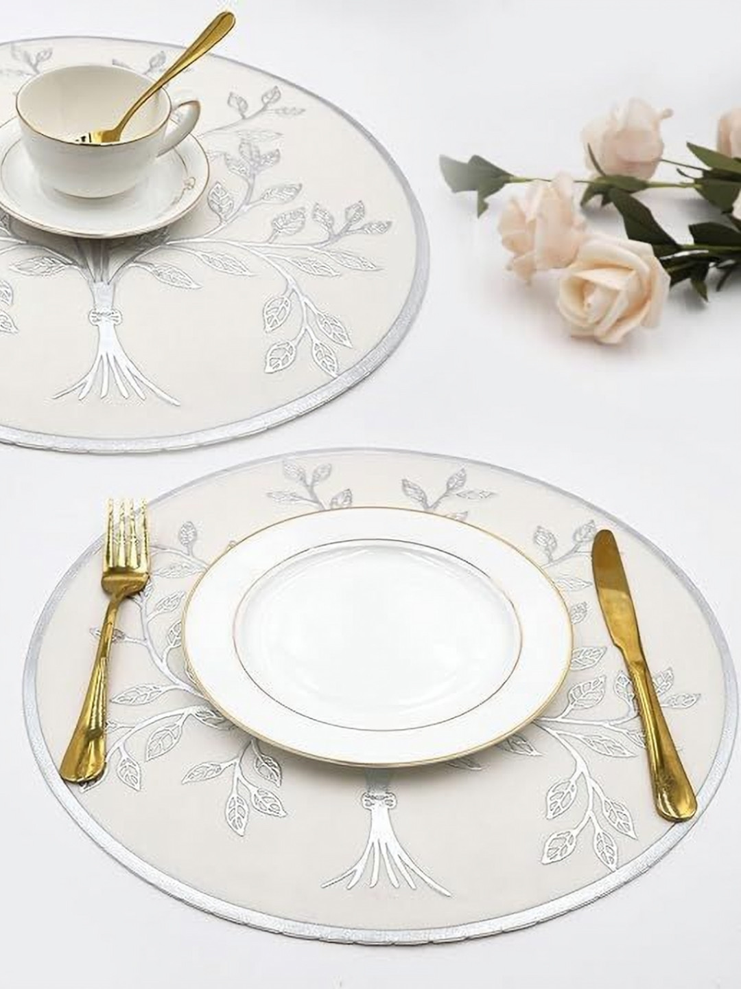 LooMantha Silver-Toned & White 2 Pieces Tropical Printed L-Pressing Round Table Placemats