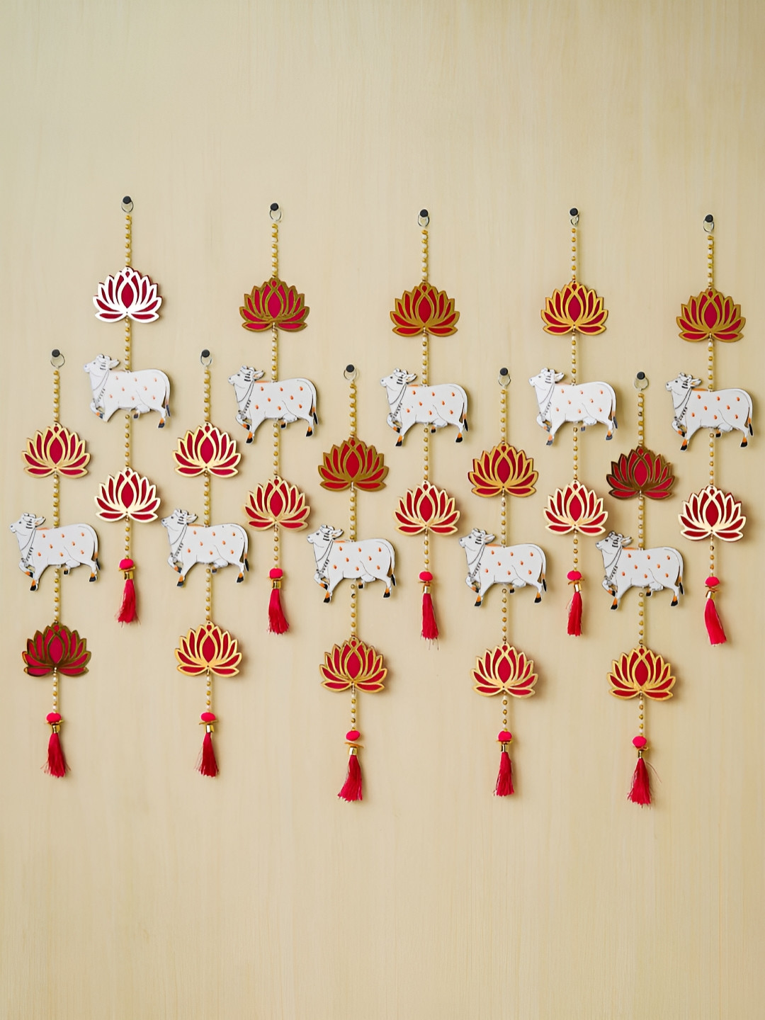 eCraftIndia White & Red 10 Pieces Lotus Cow & Beads Tassel Decorative Hangings