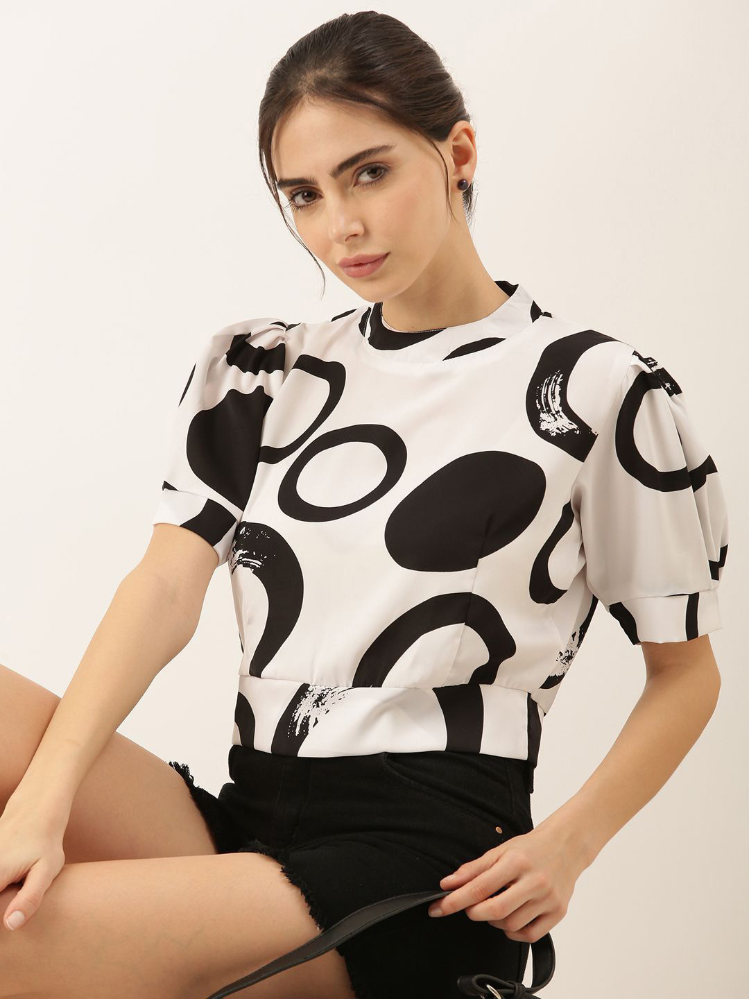 SHOWOFF Geometric Print Choker Neck Puff Sleeve Crepe Cinched Waist Crop Top