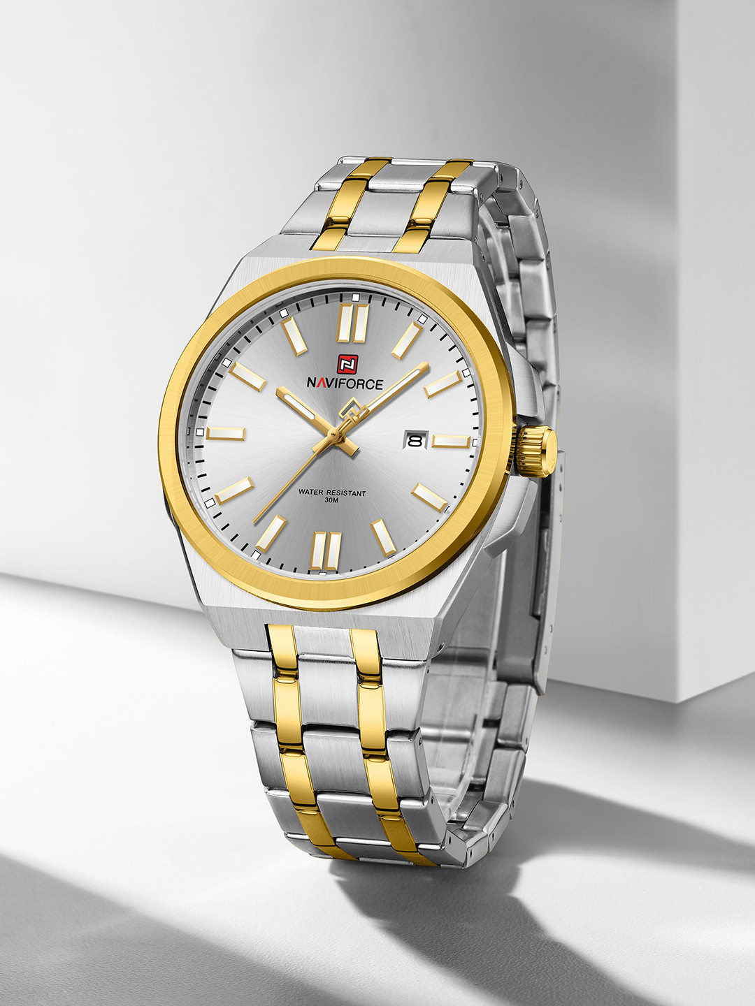 Naviforce Men Brass Dial & Stainless Steel Straps Analogue Watch NF9226 SWG