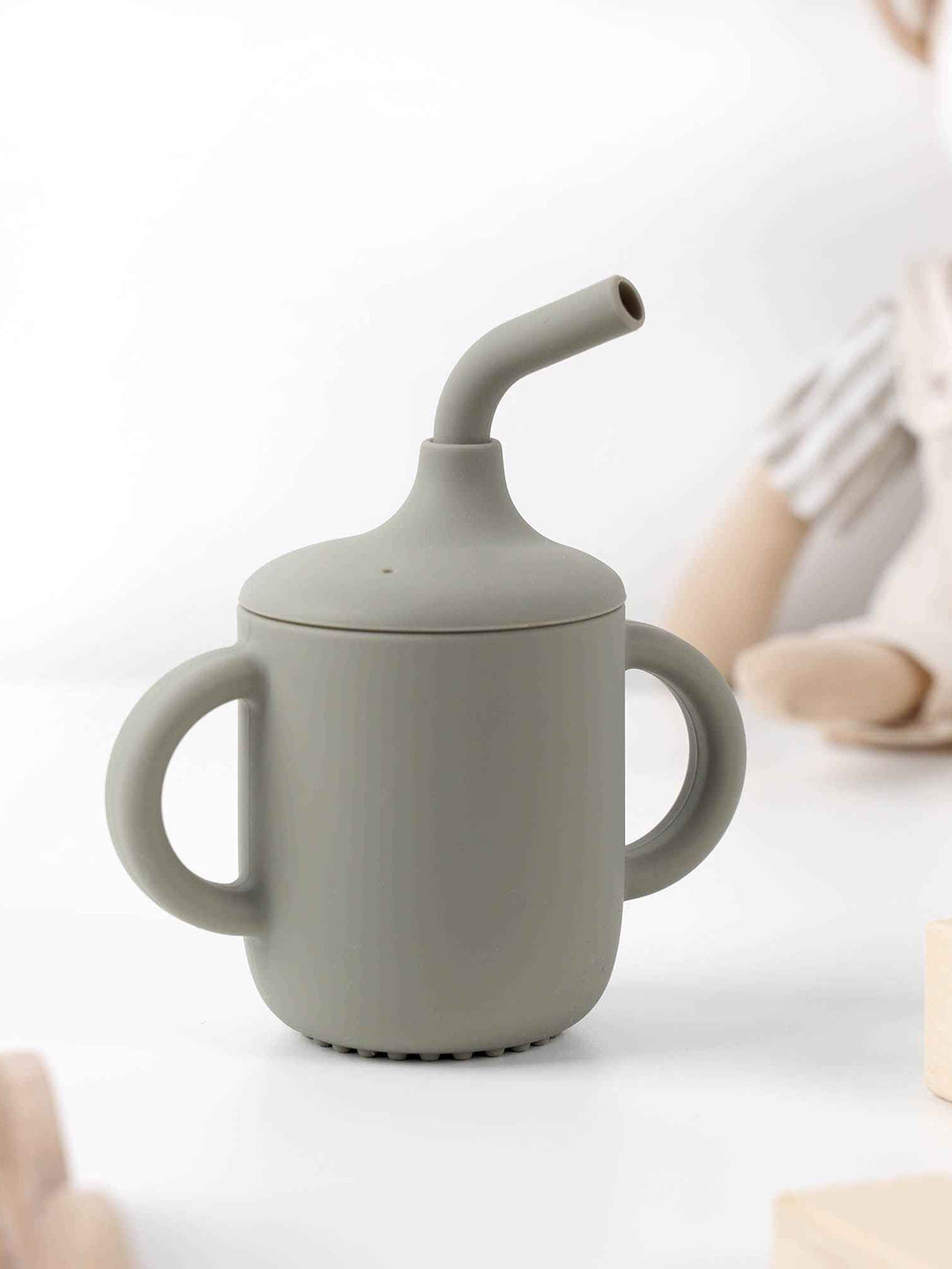 KICKS & CRAWL Kids-Unisex Green Silicone Cup With Straw