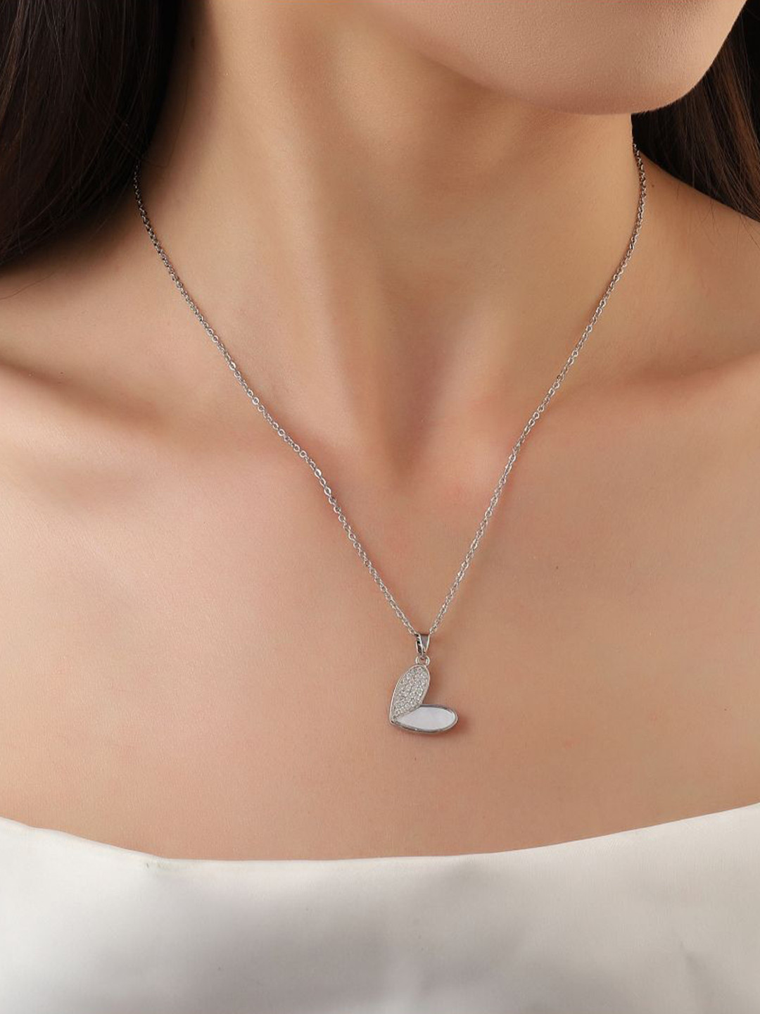 SALTY Haley Artificial Stones Studded Heart Necklace