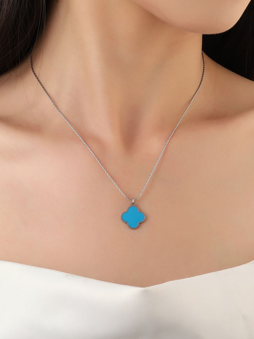 SALTY Stainless Steel Floral Clover Pendant With Chain