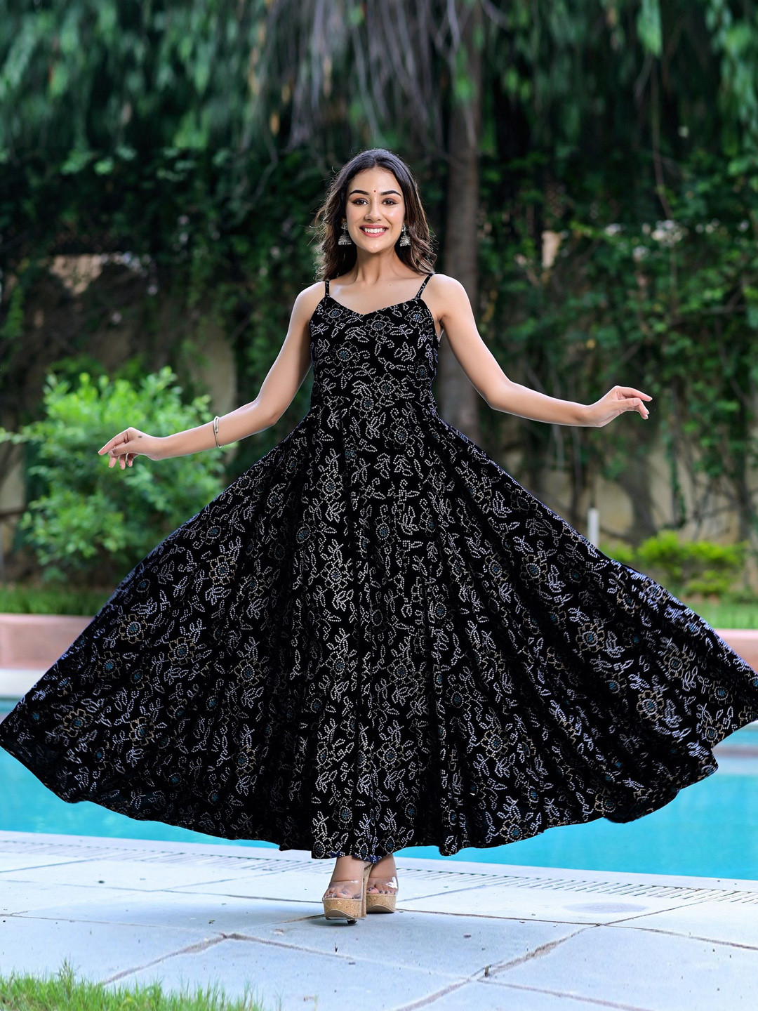 HERE&NOW Bandhani Printed Shoulder Straps Cotton Fit & Flare Maxi Dress