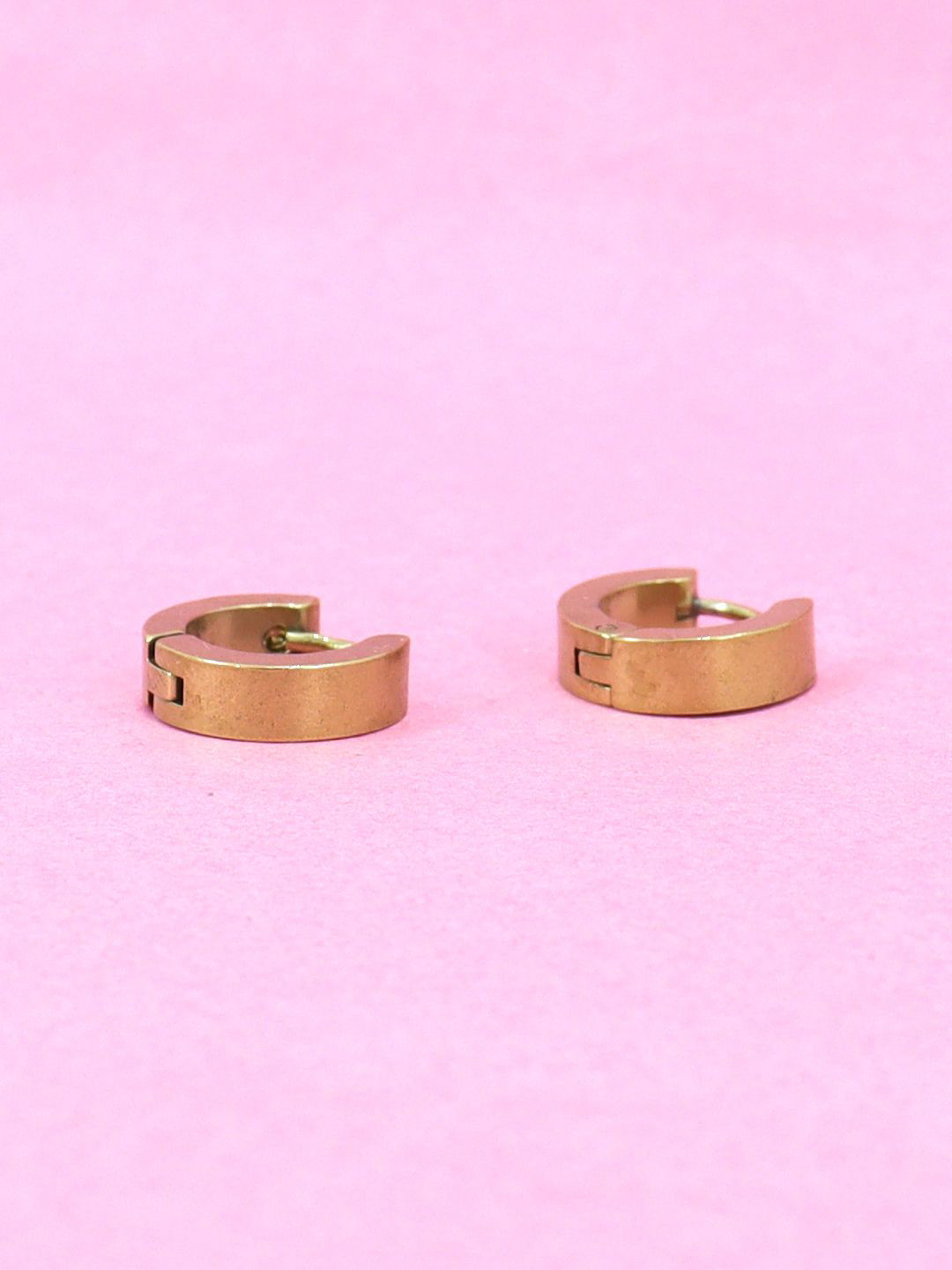 VAGHBHATT Men Stainless Steel Gold-Plated Huggie Hoop Earrings