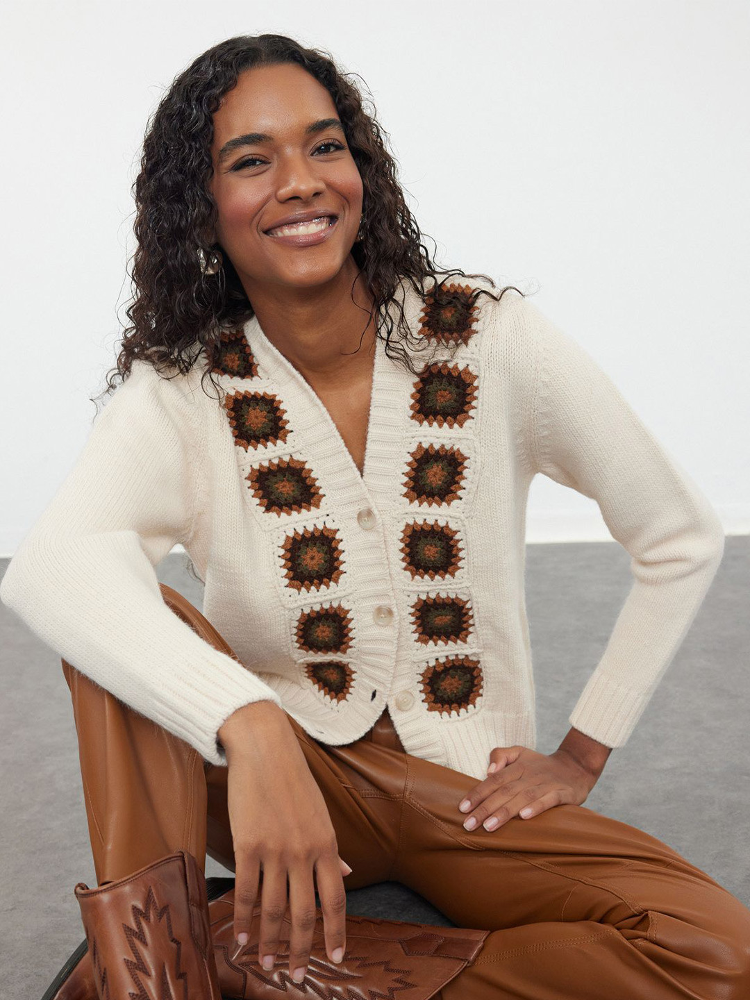 Trendyol Women Embroidered Cardigan with Embroidered Detail