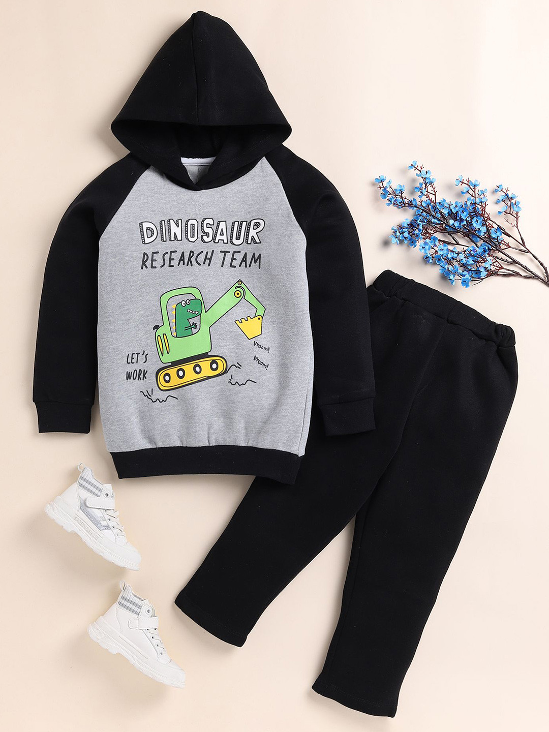 YK Boys Graphic Printed Hooded Sweatshirts with Trousers
