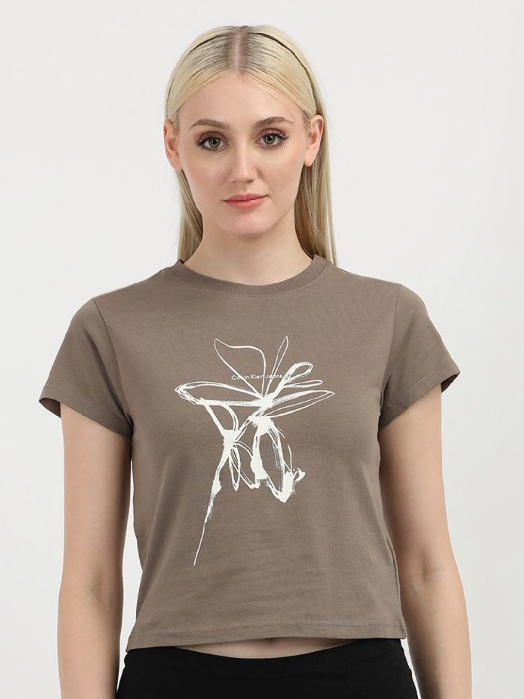 Calvin Klein Jeans Women V-Neck Pockets Slim Fit T-shirt