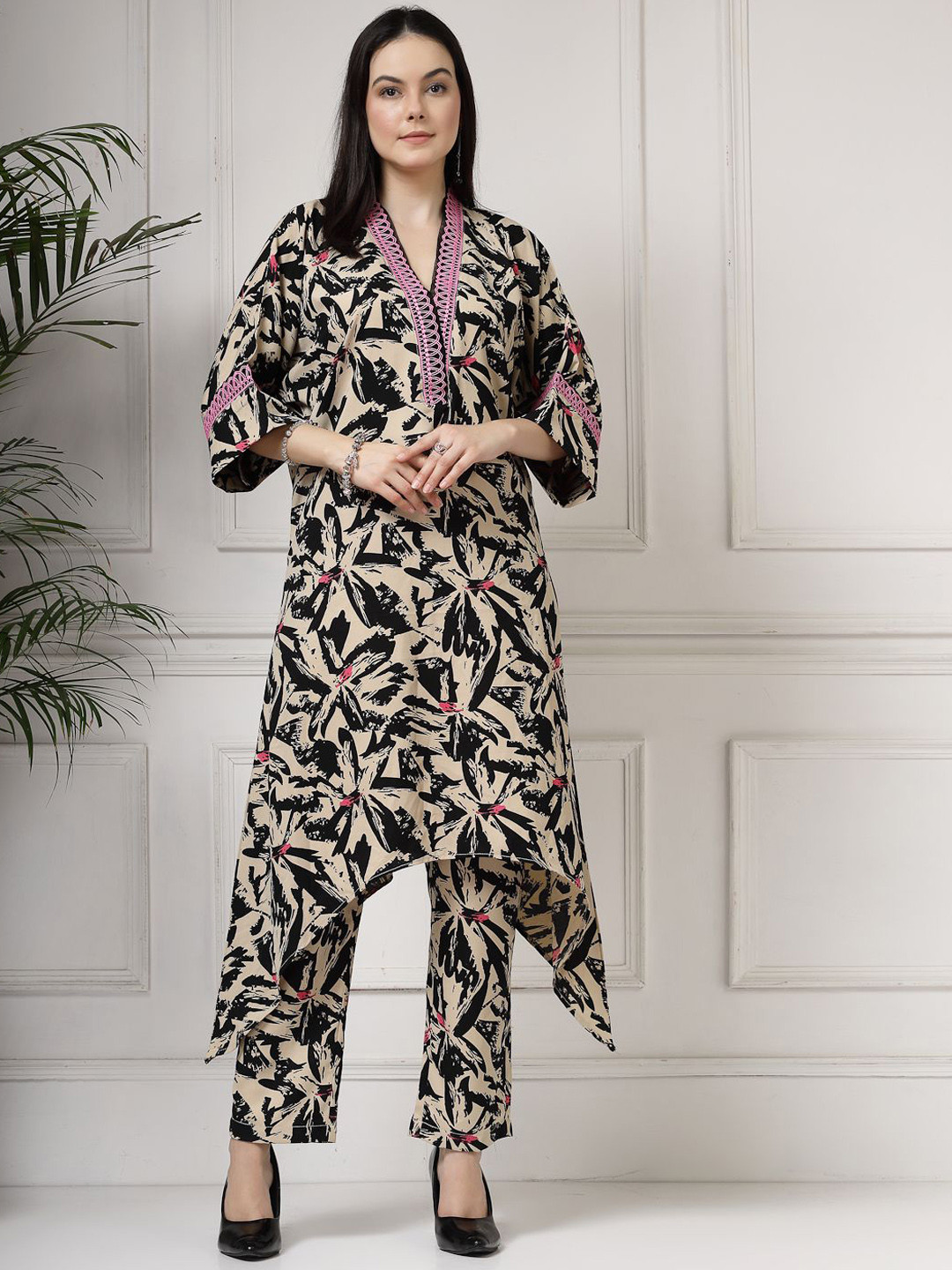Get Glamr Printed V-Neck Tunic Top With Trouser Co-Ords