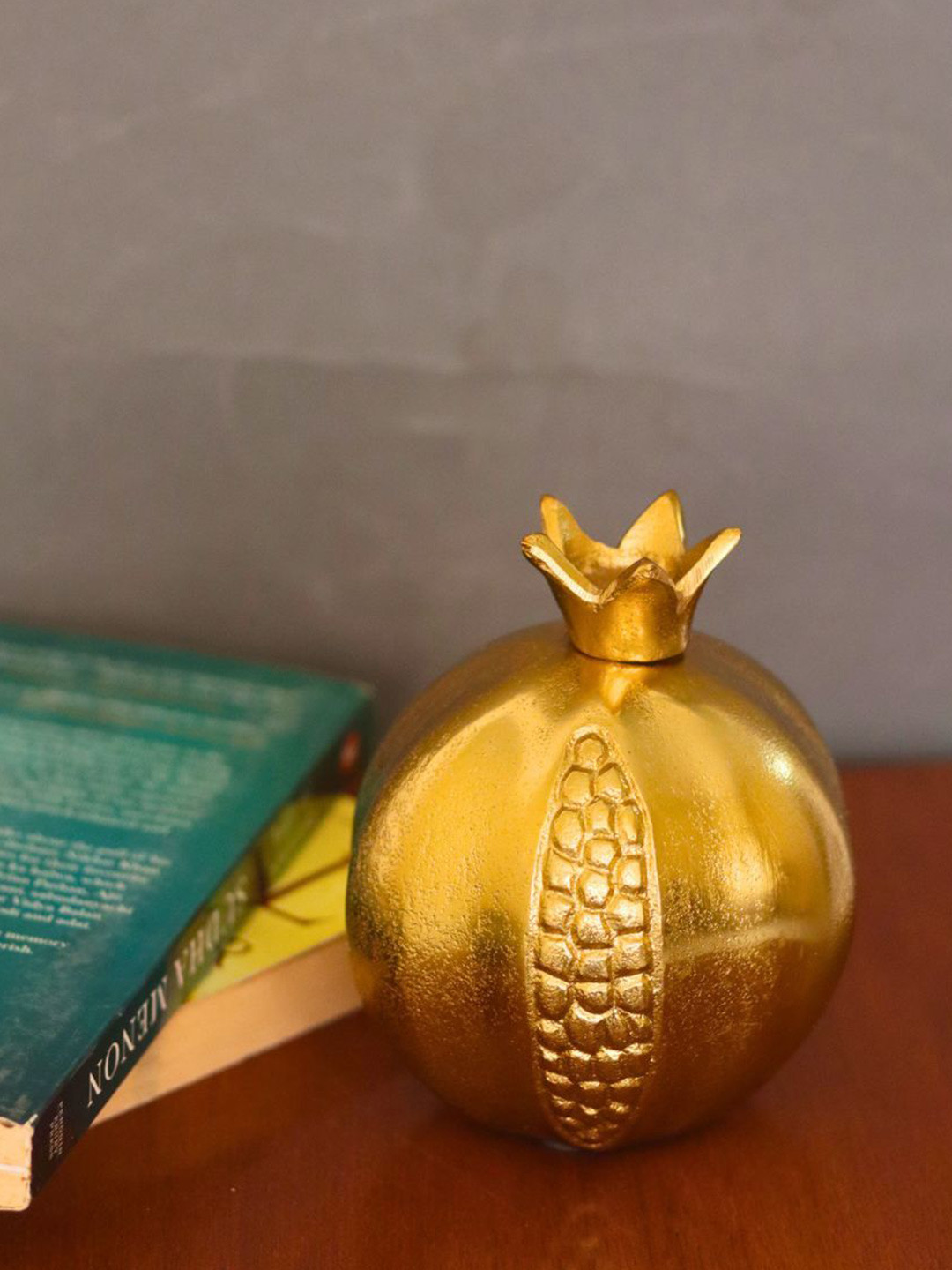 WEAVING HOMES Pomegranate Gold Metal Metallic Living Room Small Showpiece -