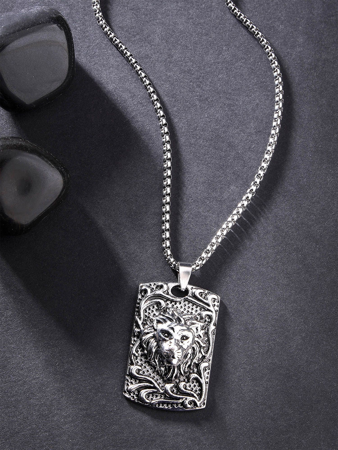 Bohey by KARATCART Silver-Plated Animal Shaped Pendants with Chains