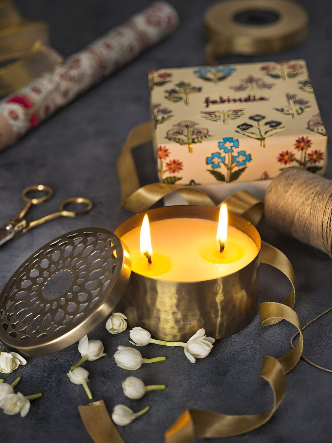 Fabindia Idris Scented 2 Wick Oakwook Solid Geometric Regular Jar Candles