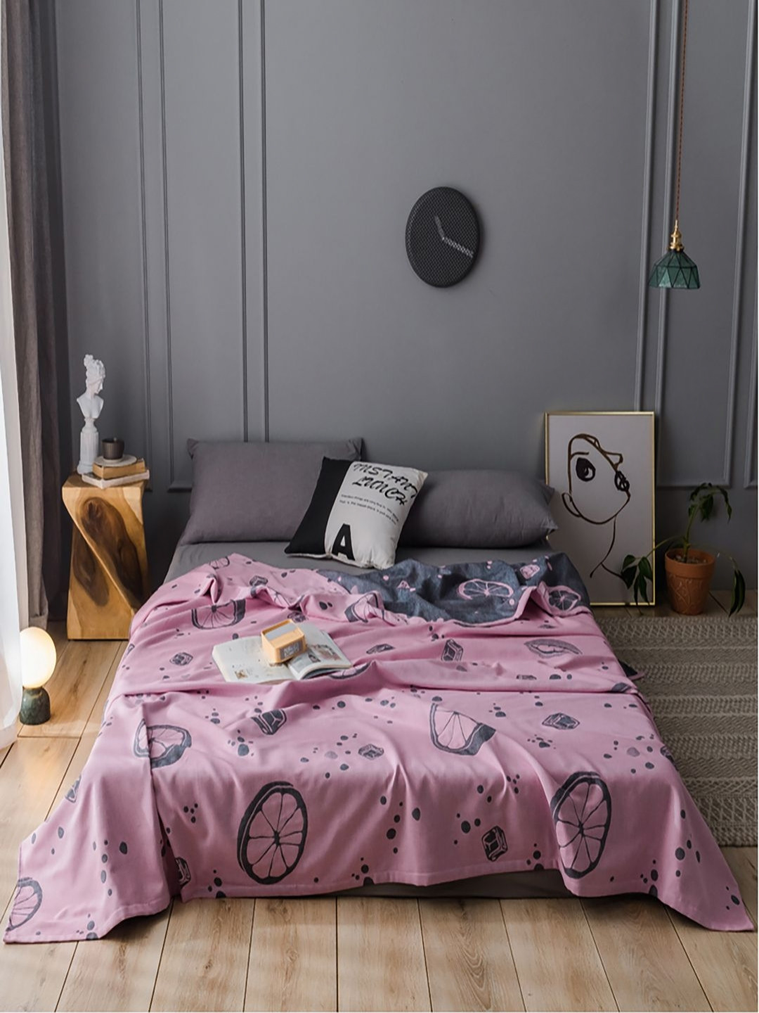 JC HOME Pink & Black Printed Pure Cotton AC Room 300 GSM Double Bed Quilt