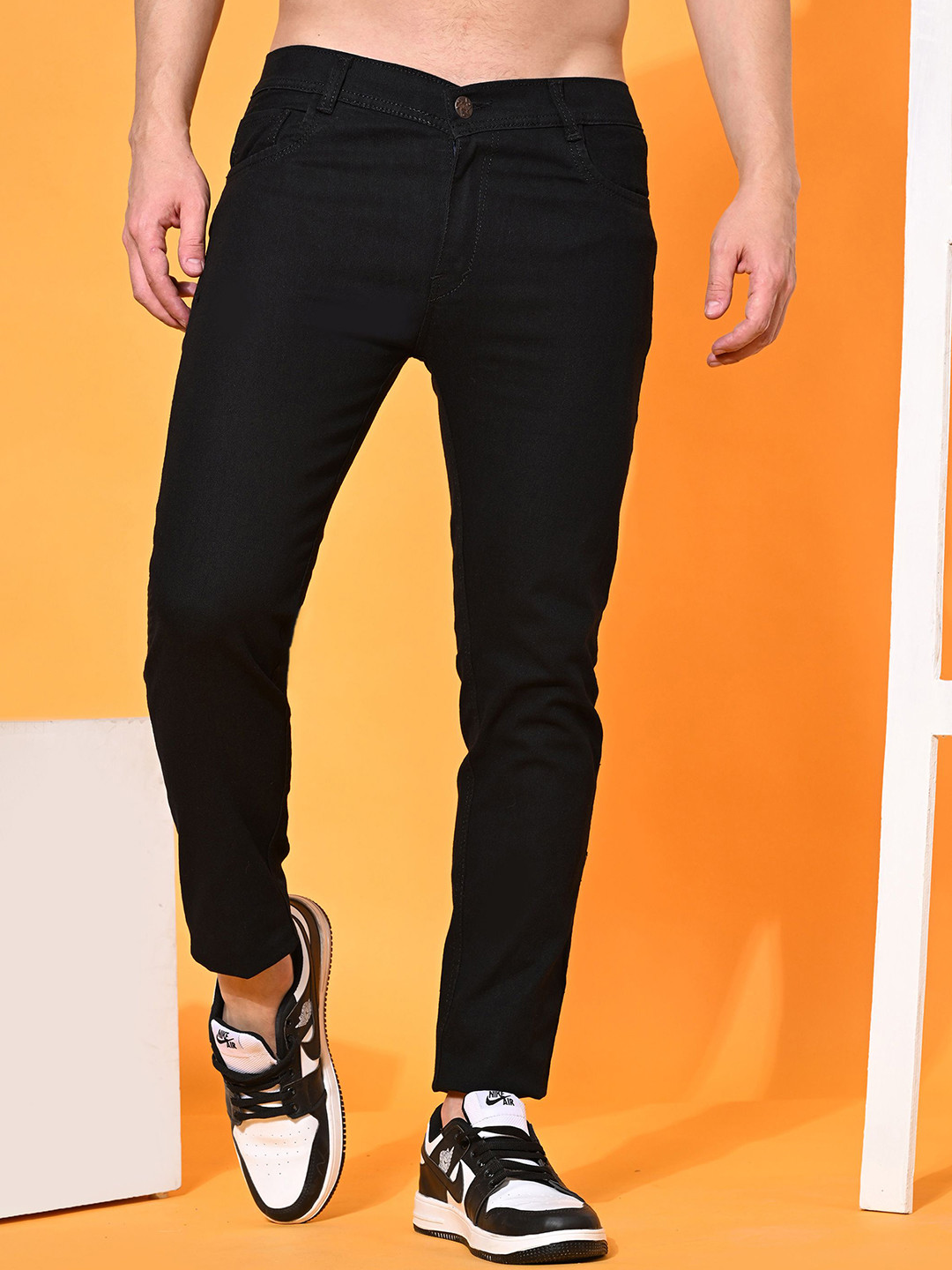 LINARIA Men Classic Slim Fit Low-Rise Jeans