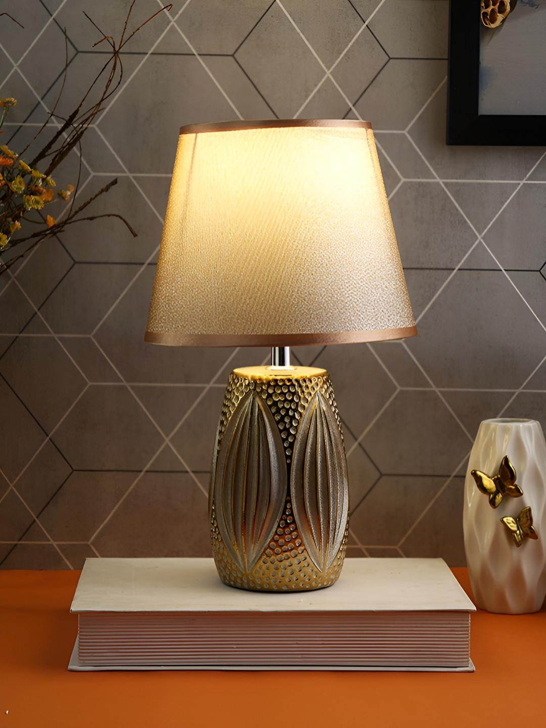 TAYHAA Gold-Toned Textured Ceramic Frusturical Shaped Table Lamp