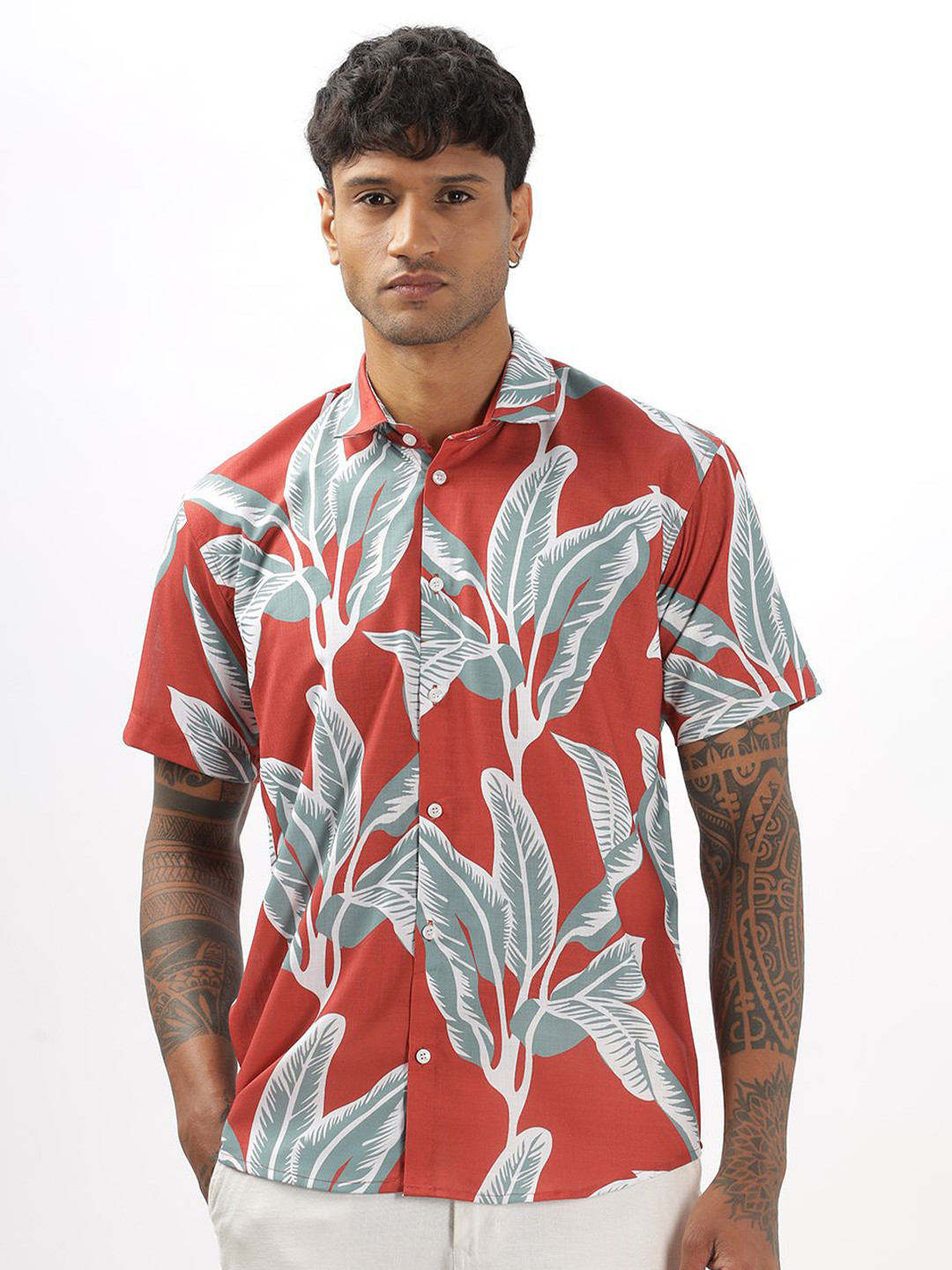 Vestirio Men Regular Fit Floral Printed Casual Shirt