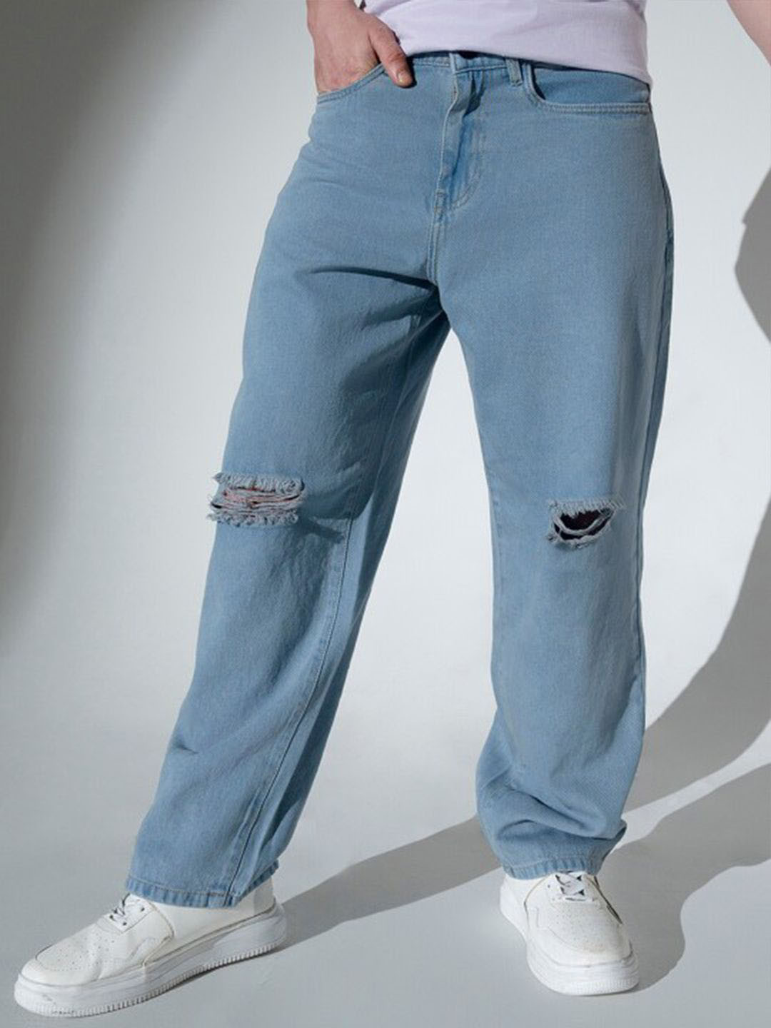 Xee Men Loose Straight Fit Mid-Rise Slash Knee Stretchable Jeans