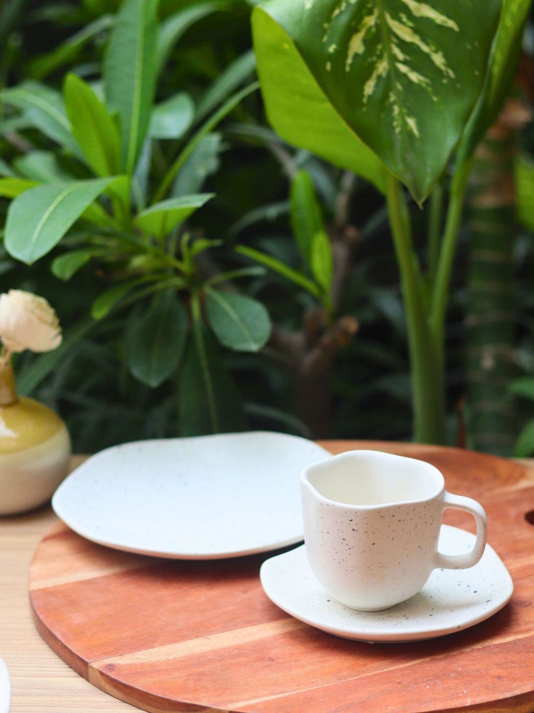 WEAVING HOMES White Ceramic Handmade Mug with 2 Snack, Dessert Plates-200ml