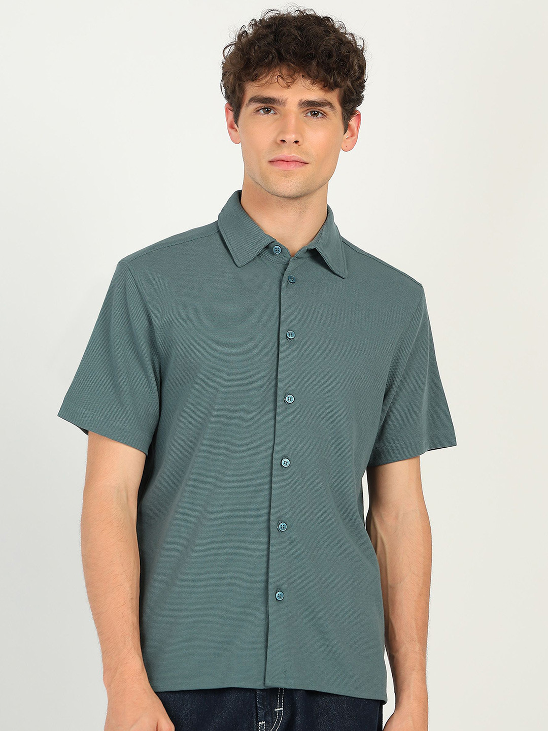 Alan Jones Men Comfort Spread Collar Textured Cotton Relaxed Fit Casual Shirt