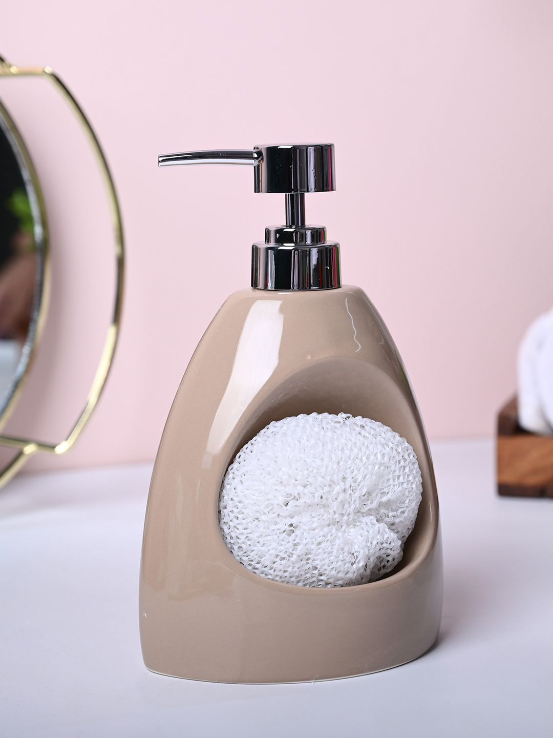 MARKET99 Brown & White Glossy Ceramic Soap Dispenser With Scrubber