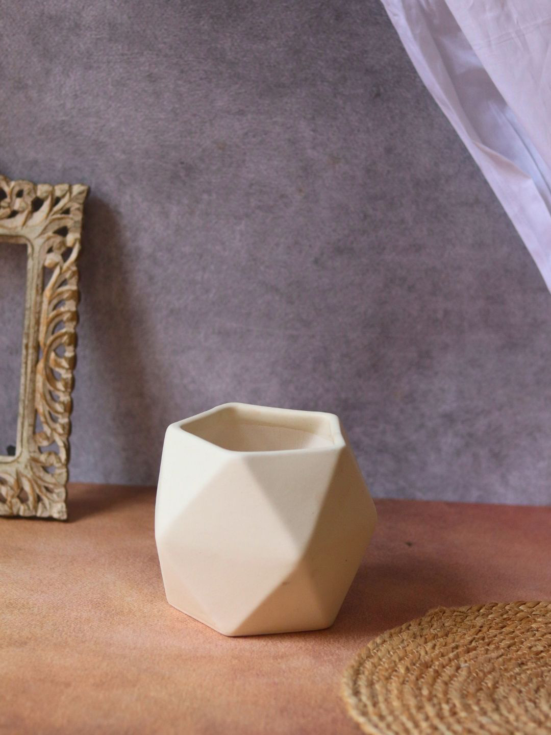 WEAVING HOMES White Textured Ceramic Hexagon Shaped Planters