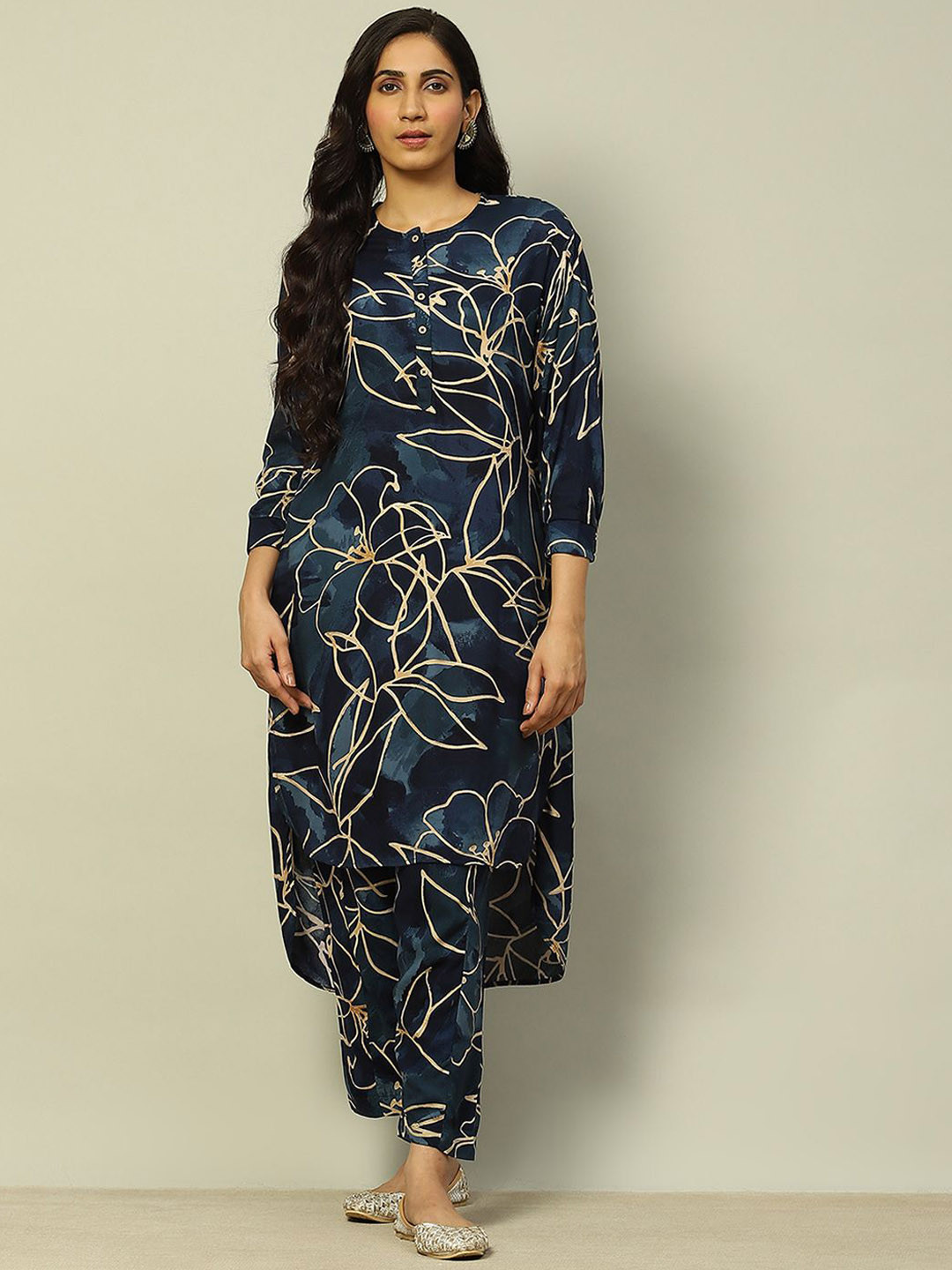 Rangriti Floral Printed Straight Kurta With Trouser