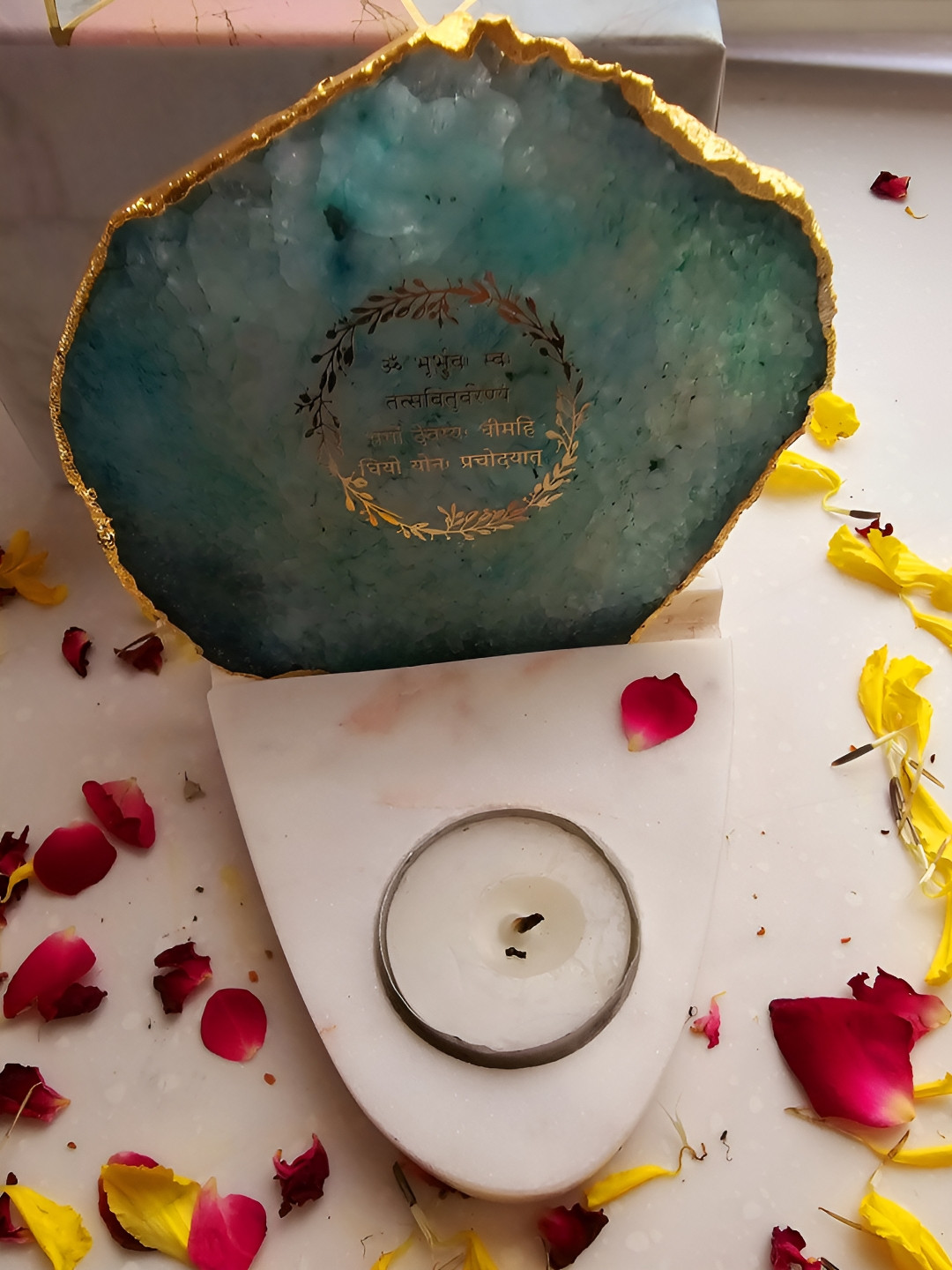 HOMEARTE Green Gayatri Mantra Agate with marble base Tea light Religious Candle Holder