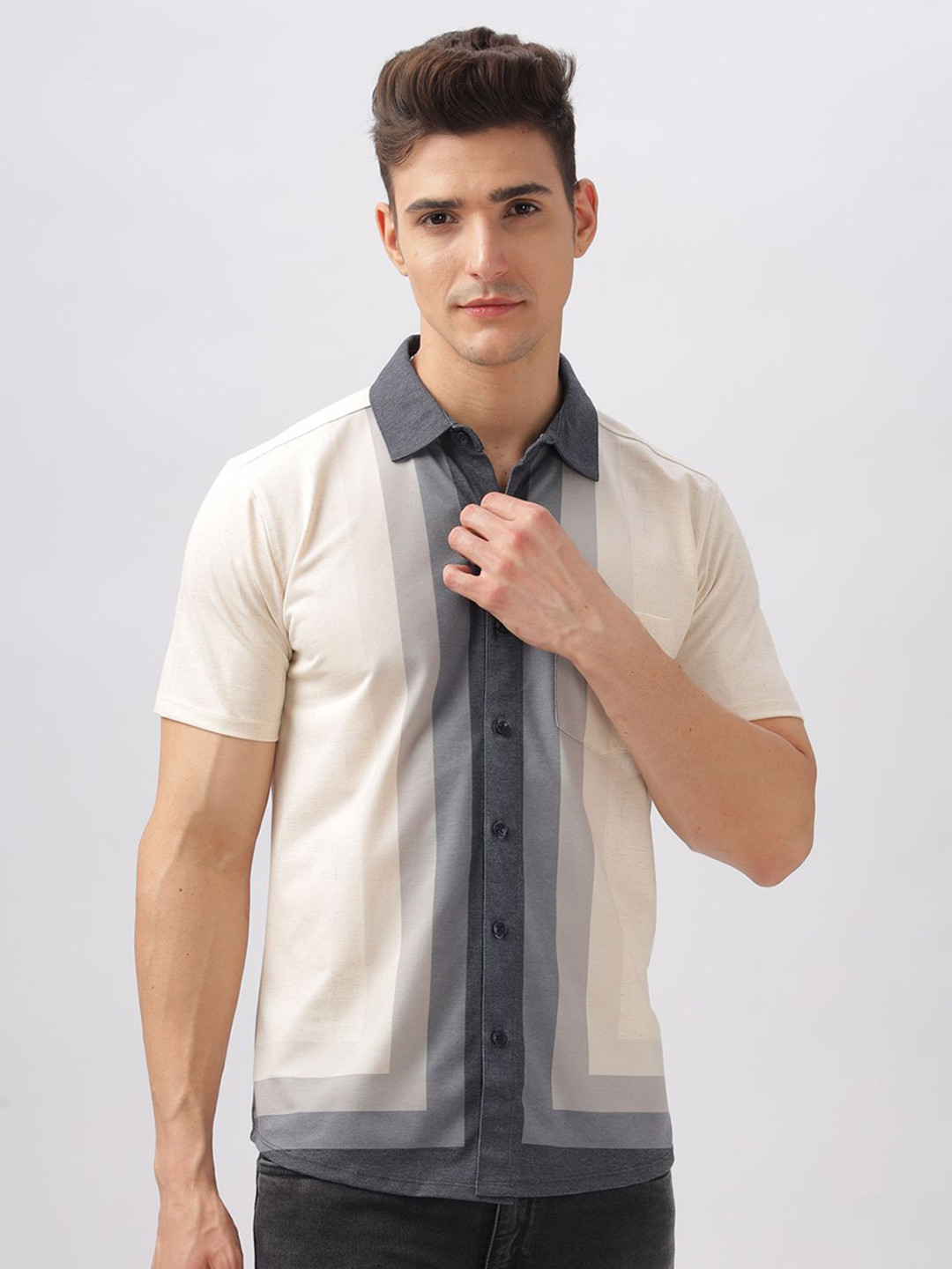 BULLMER Men Standard Spread Collar Vertical Striped Cotton Casual Shirt