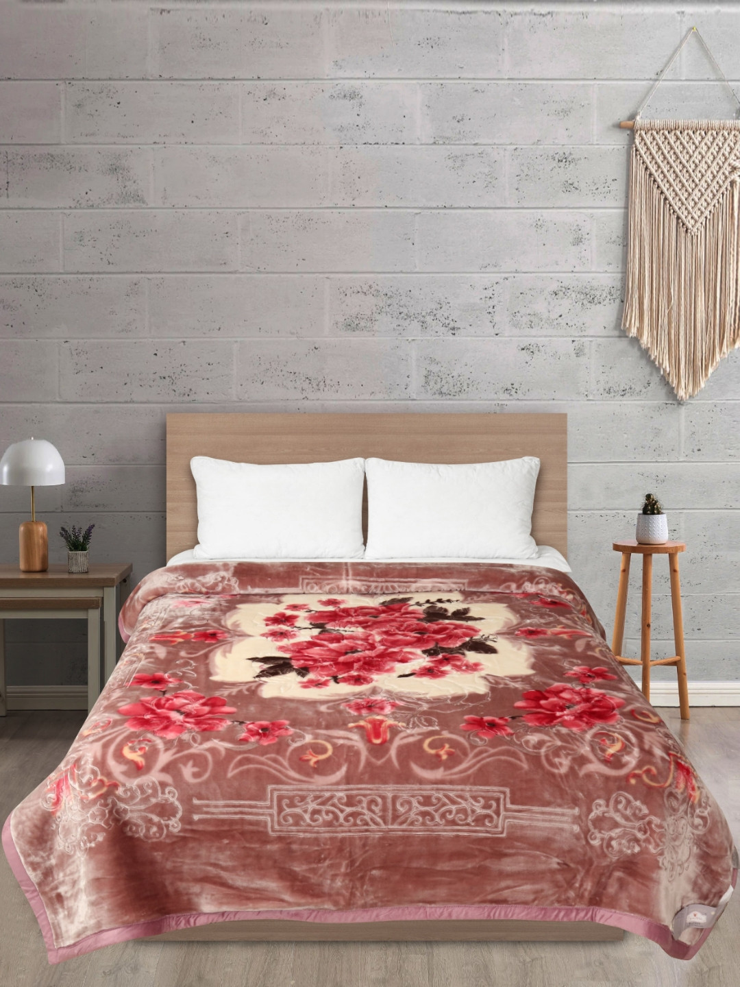 Signature comfy Red & Off White Ethnic Motifs Printed Mink Heavy Winter Double Bed Blanket