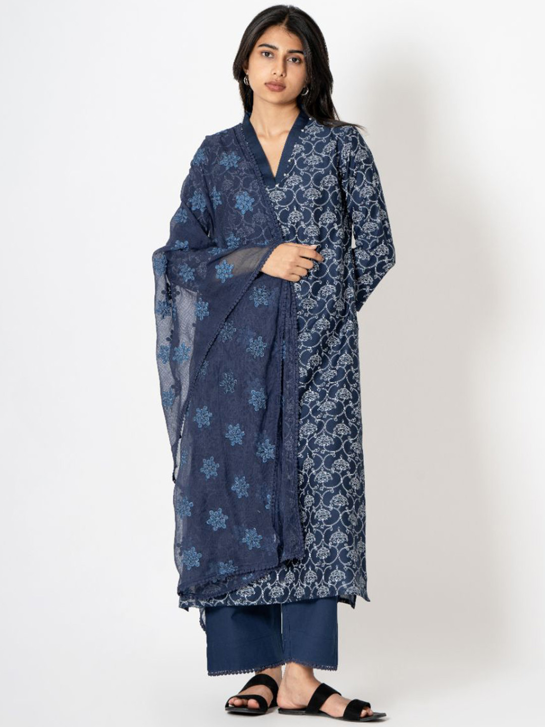 Kameez by Pooja Kejriwal Floral Printed Chanderi Silk Kurta With Trousers & Dupatta