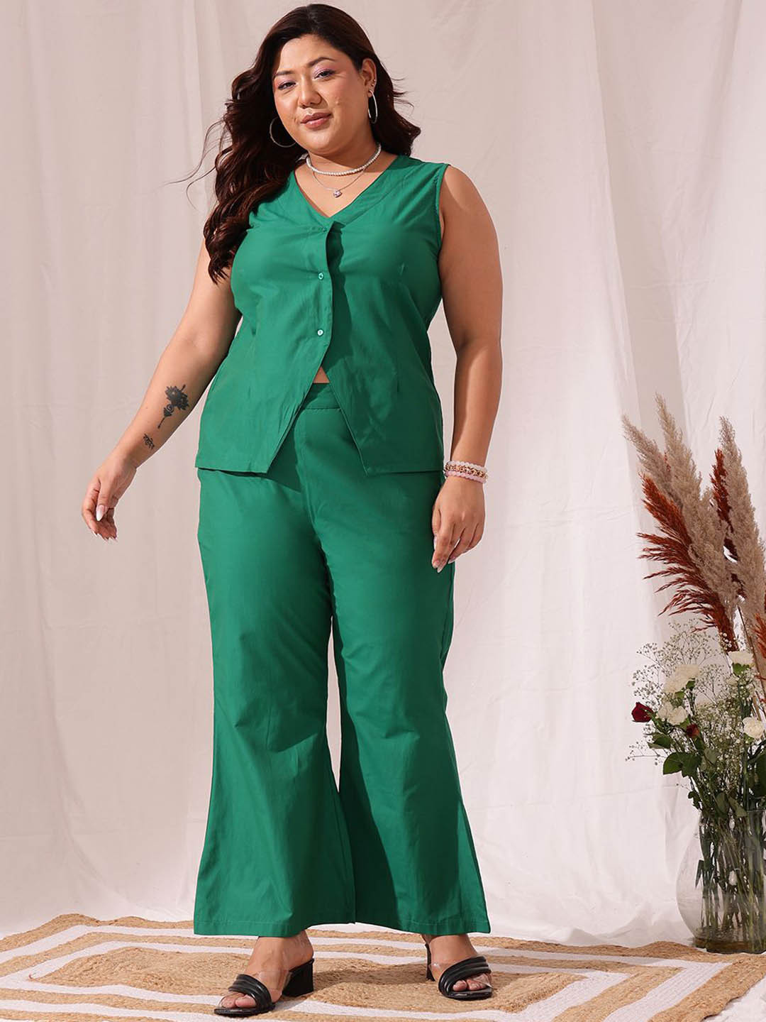 CURVY STREET Plus Size V-Neck Sleeveless Pure Cotton Coat With Palazzos