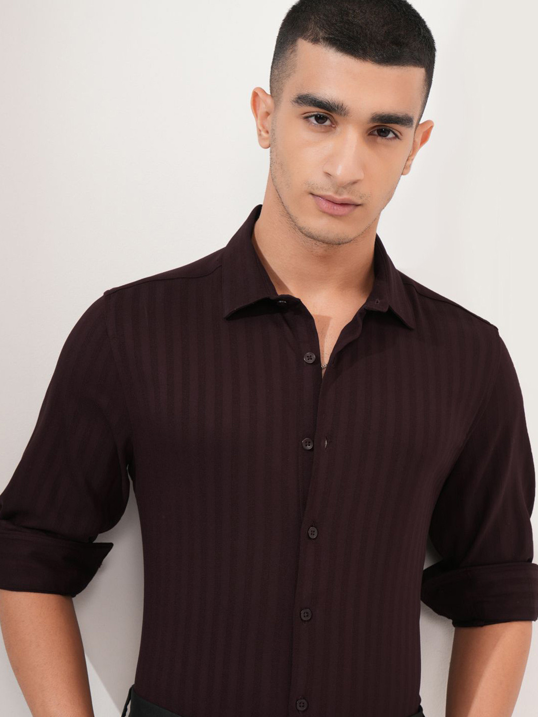 Highlander Men Dobby Textured Solid Occation Slim Fit Shirt