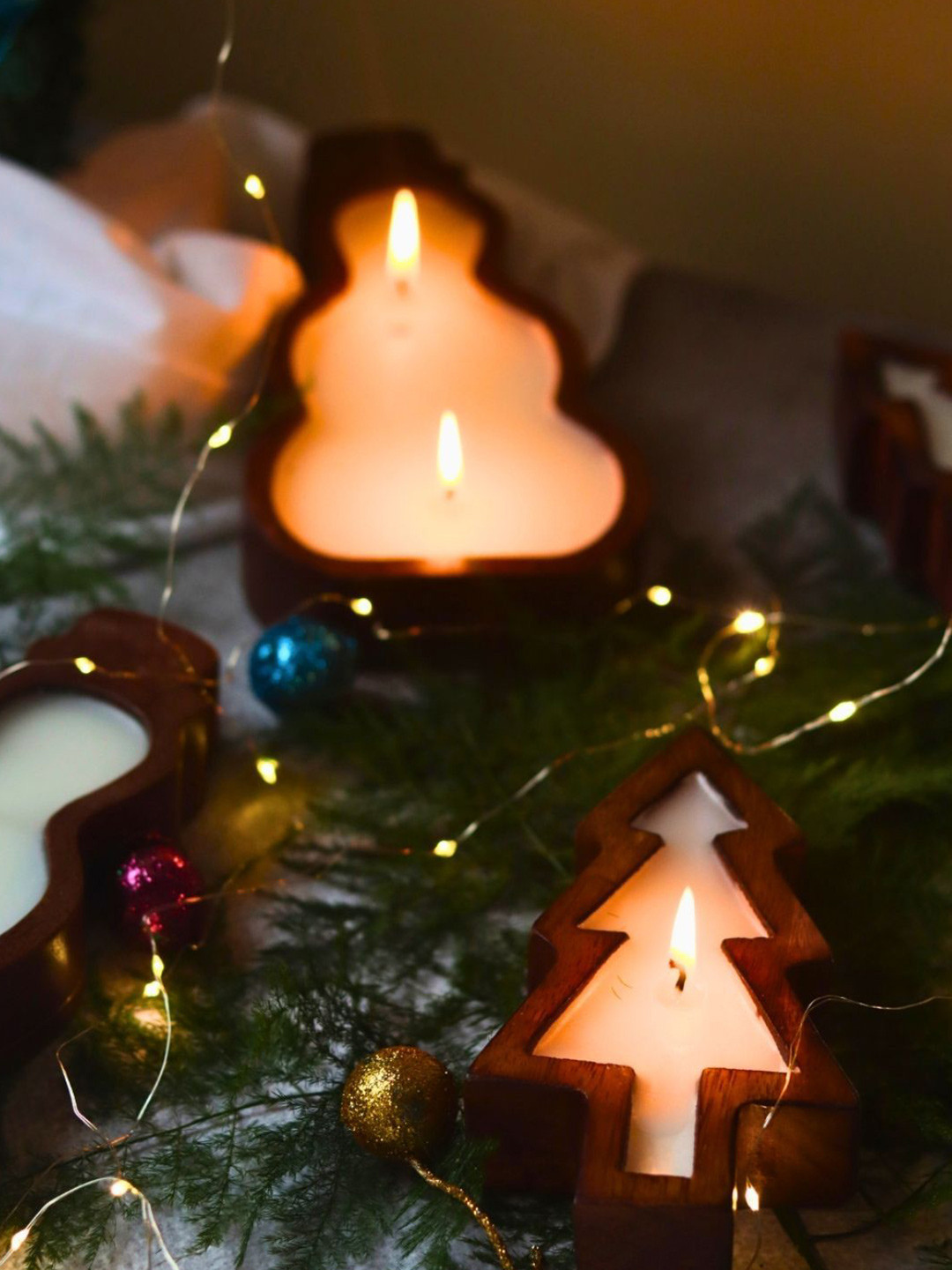 WEAVING HOMES Wooden Tea Light Snowman Soy Wax 2Pcs Scented Solid Christmas Pillar Candles