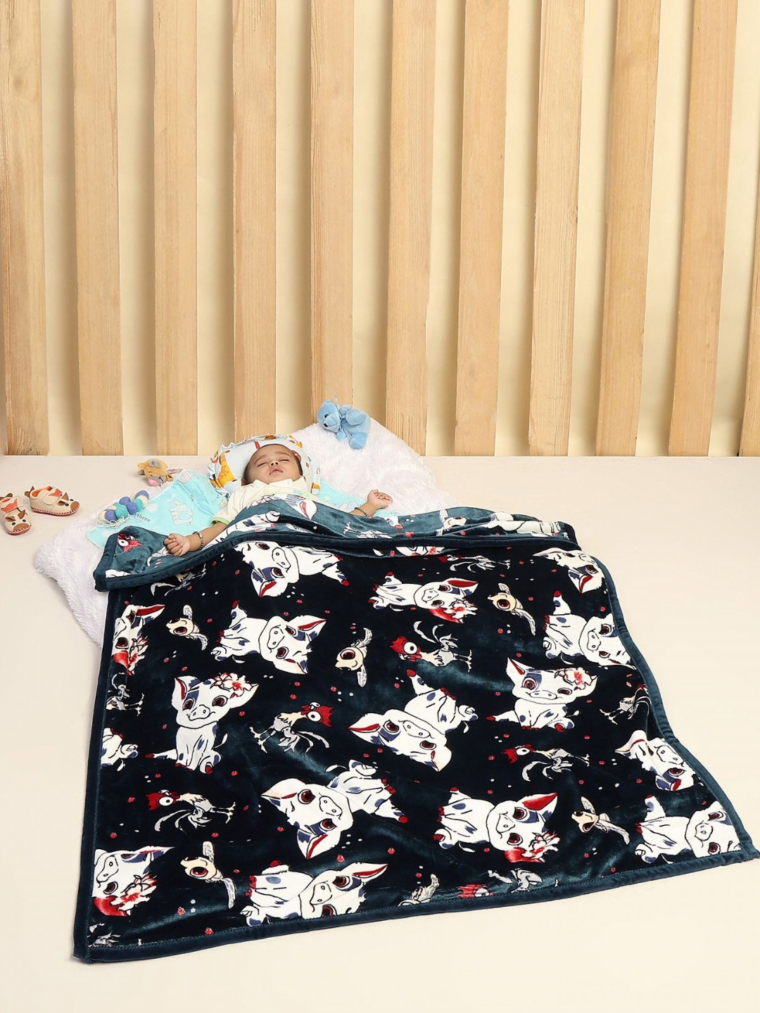Monte Carlo Black & White Cartoon Printed Mild Winter 600 GSM Single Bed Blanket