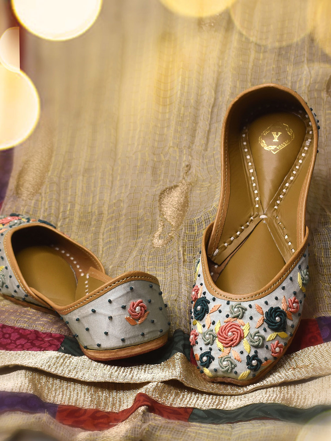 YASSIO Embellished Round Toe Raisa Jutti Mojaris