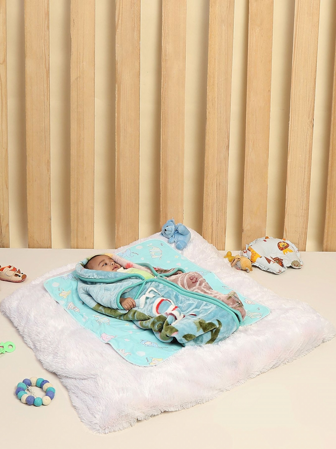 Monte Carlo Blue & Red Cartoon Printed Mild Winter 553 GSM Single Bed Blanket