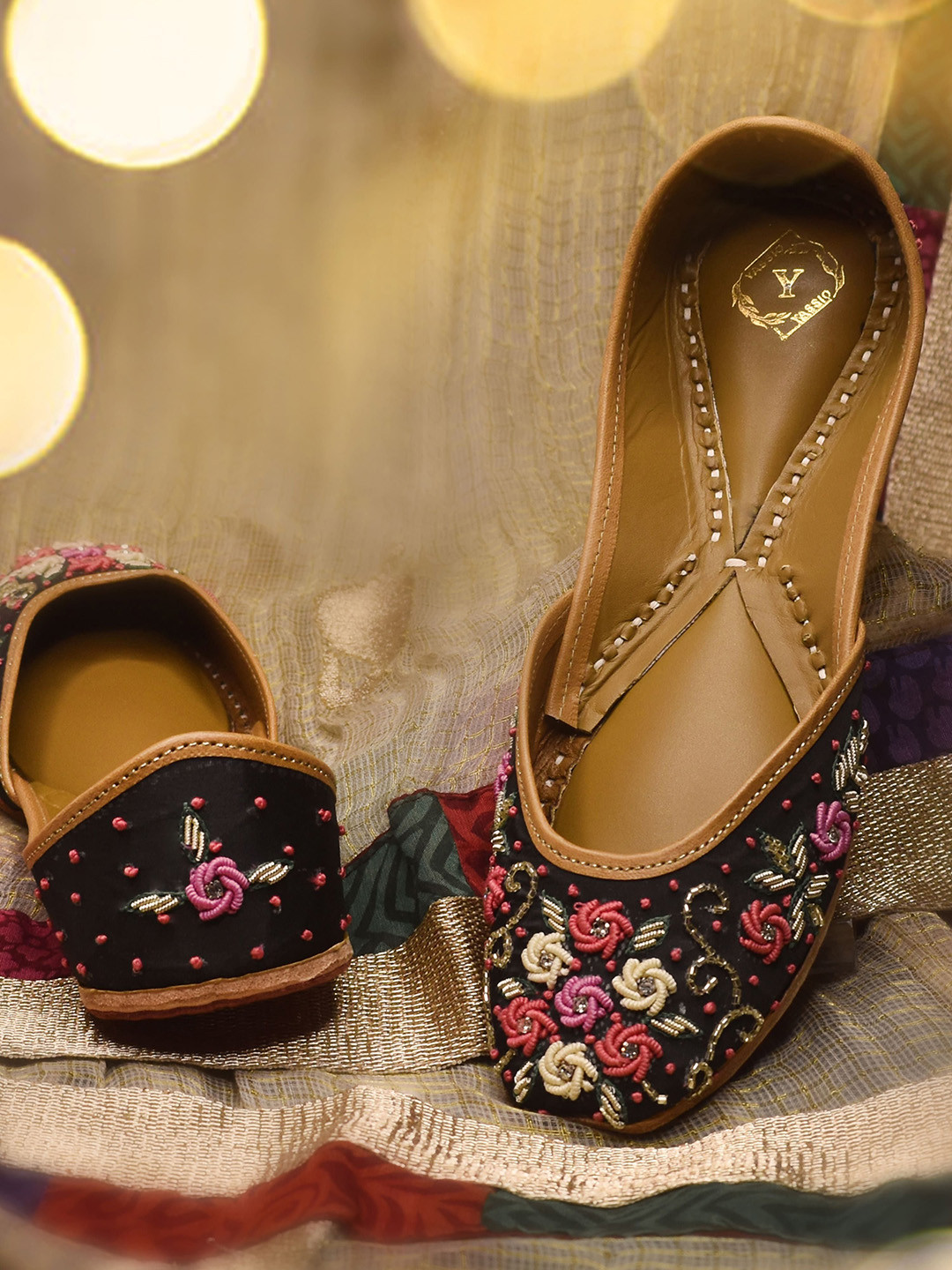 YASSIO Embellished Round Toe Kenza Jutti Mojaris