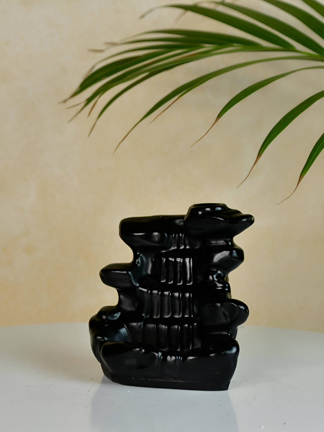 SOWPEACE Black Textured Smoke Fountain