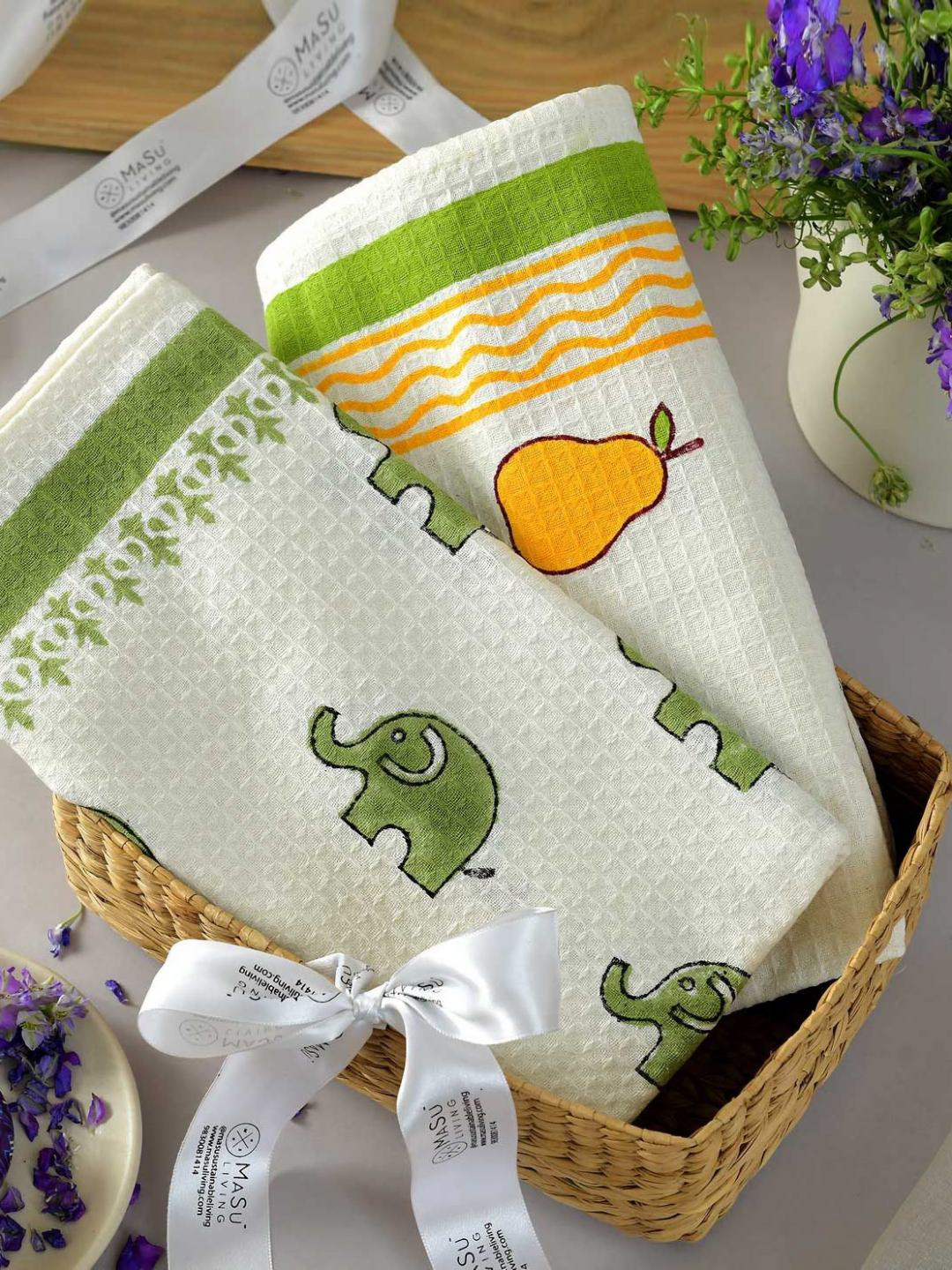 MASU LIVING White & Green 2 Pieces Printed Cotton 380 GSM Bath Towels