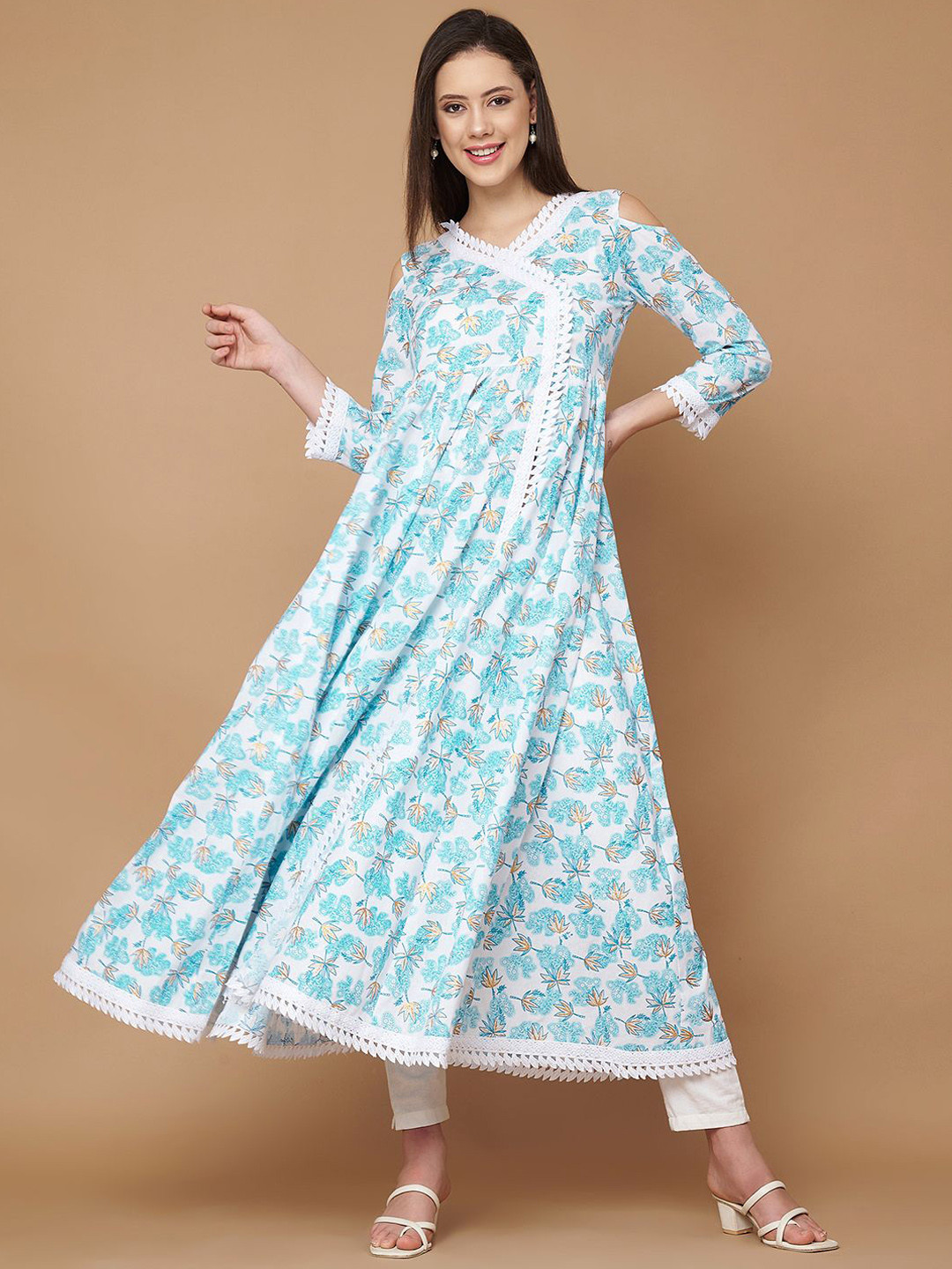 Poshak Hub Floral Printed V Neck Gotta Patti Cotton Anarkali Kurta
