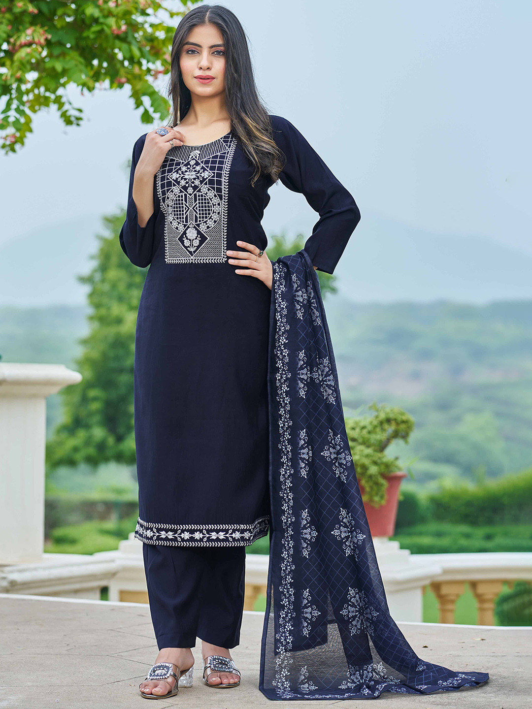 TWINS LADY Floral Embroidered Thread Work Straight Kurta with Trousers & Dupatta