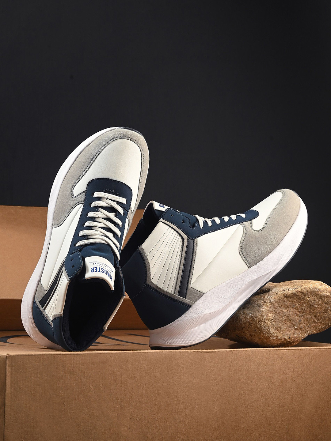 Roadster Men Colorblocked Memory Foam Running Sneakers