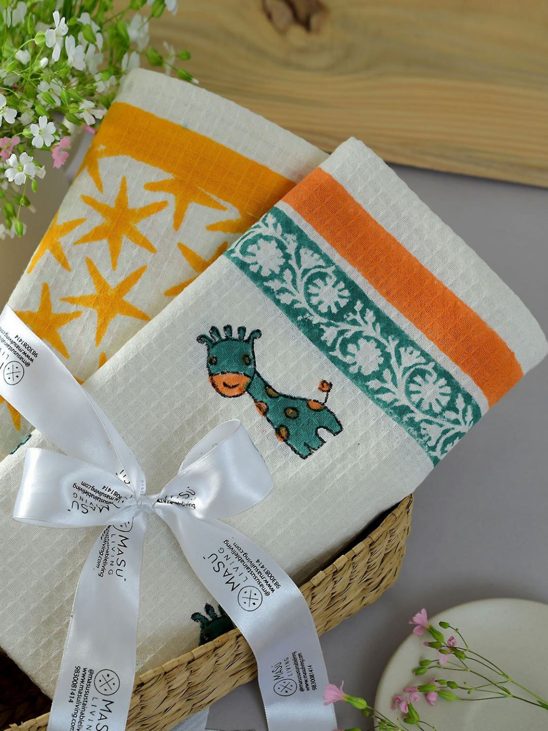MASU LIVING White & Orange 2 Pieces Printed Pure Cotton 380 GSM Bath Towels