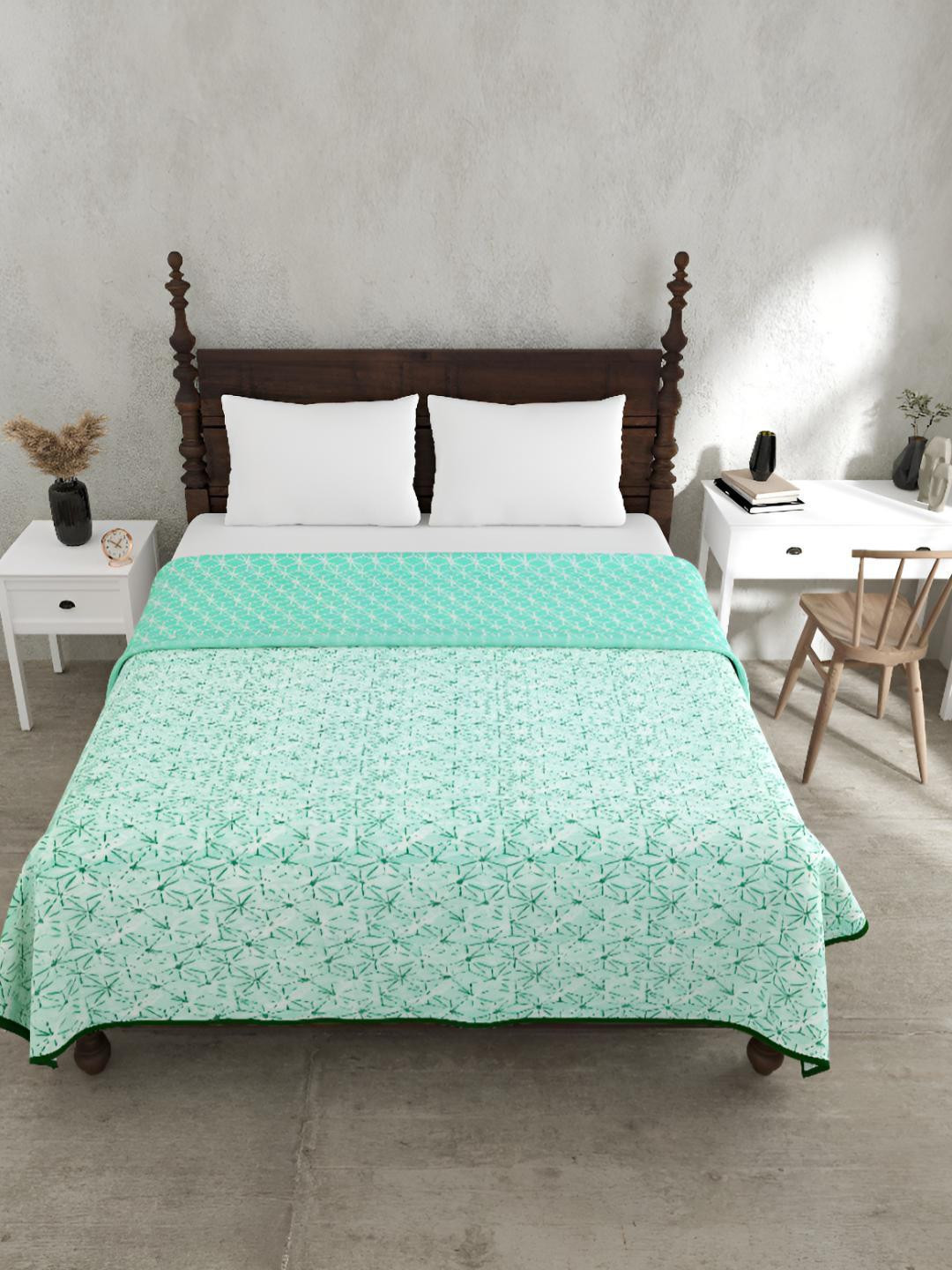 BED-SHEET.COM Green Geometric Pure Cotton 150 GSM Double Bed Dohar & 2 Pillow Covers