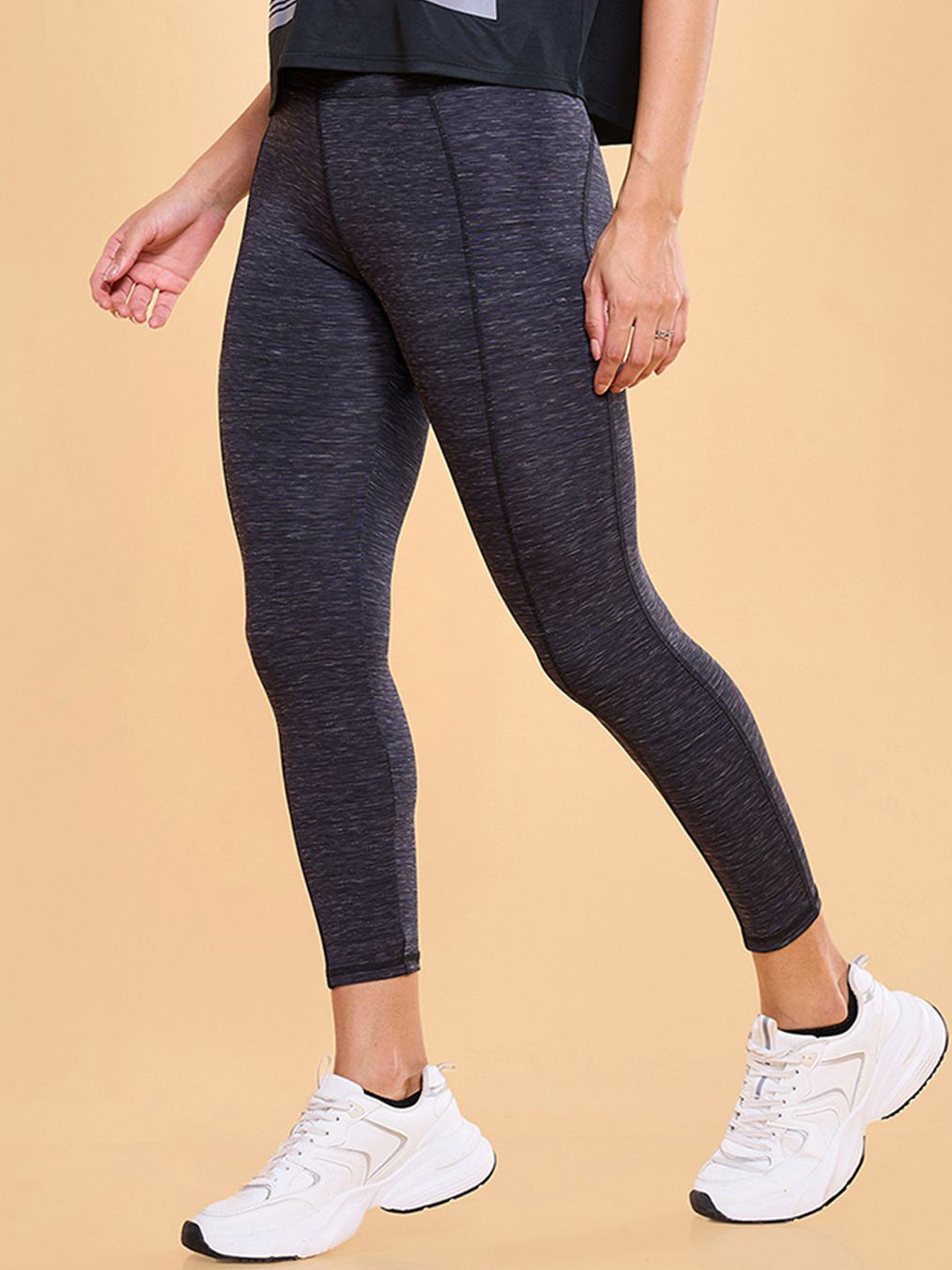 Enamor Multicolor Dry Fit High Waist Hugged Fit 7/8 Length Tights A609