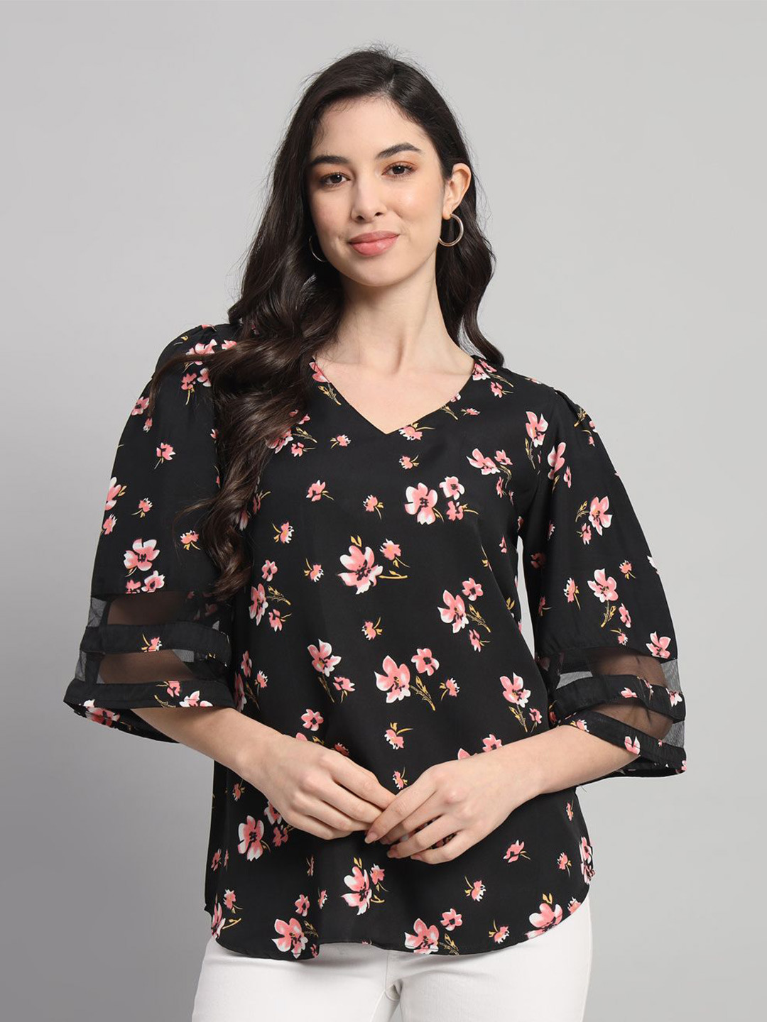 Curvydrobe Women Floral Printed V-Neck Top
