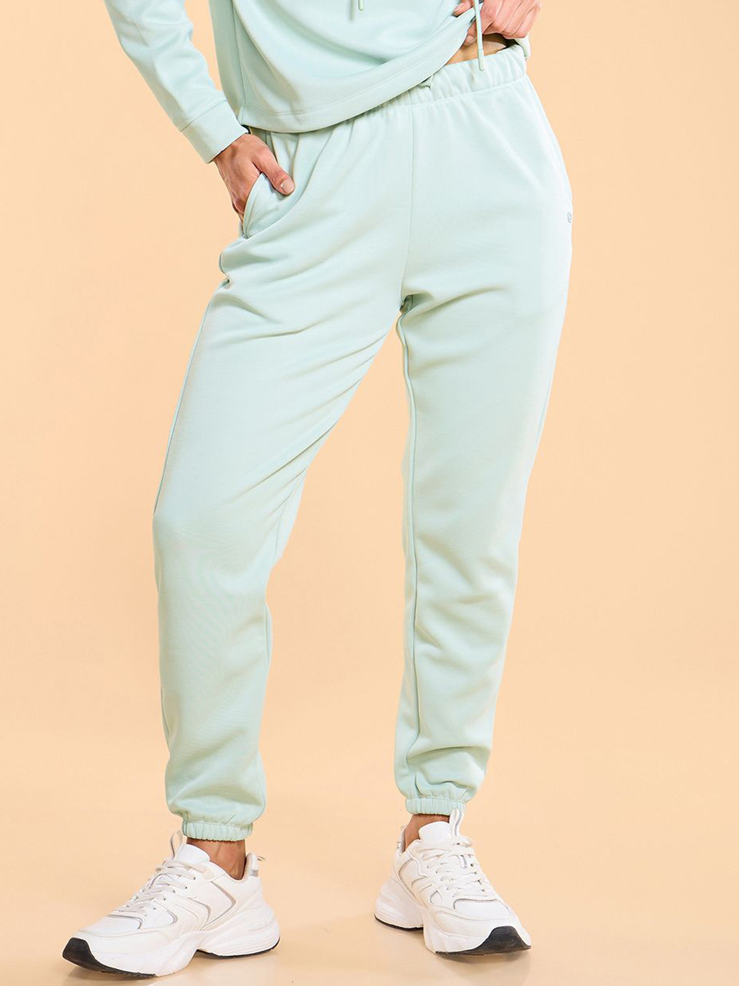 Enamor Fleece Jogger Relax Fit High-Rise Fleece Jogger With Adjustable Drawstring A404