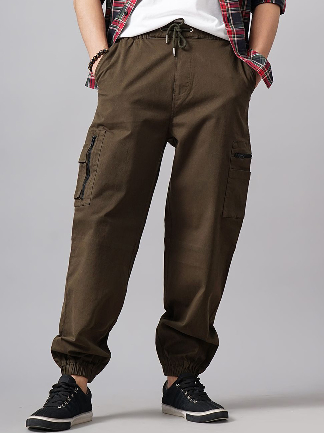 British Club Men Relaxed Loose Fit Low-Rise Cargos Joggers